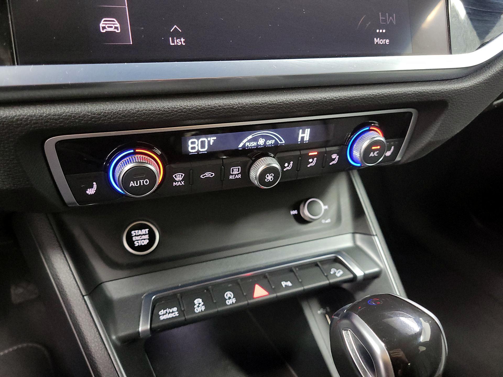 Thumbnail: 2021 Audi Q3 - 15