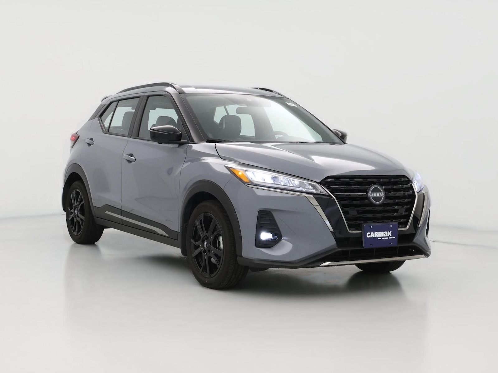 2022 Nissan Kicks SR