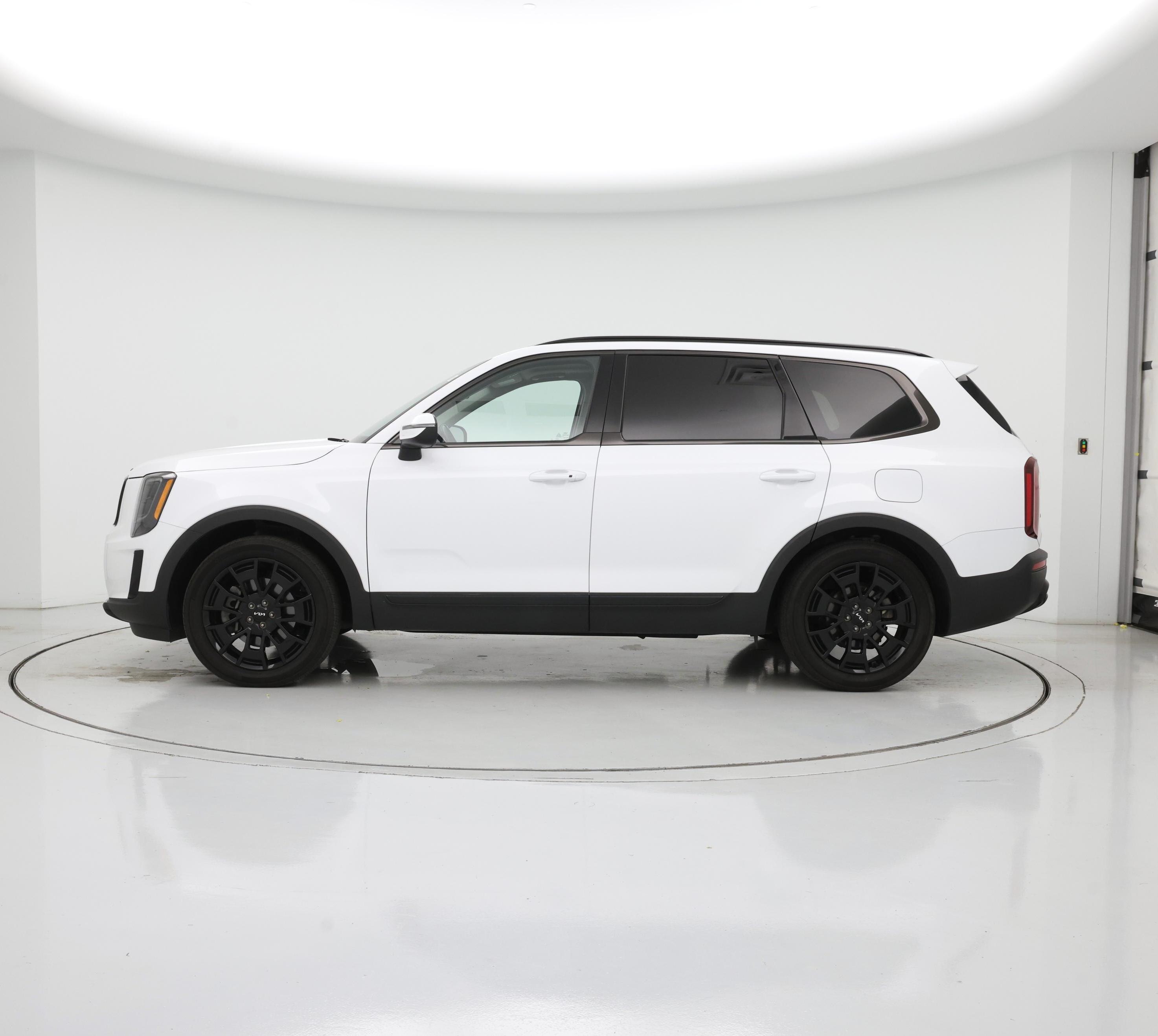 Thumbnail: 2022 Kia Telluride - 3