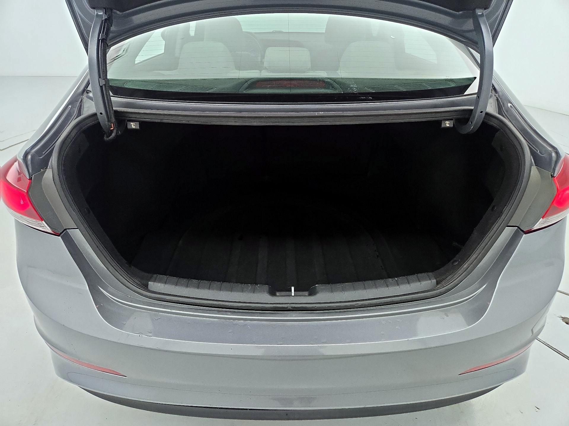 Thumbnail: 2017 Hyundai Elantra - 19