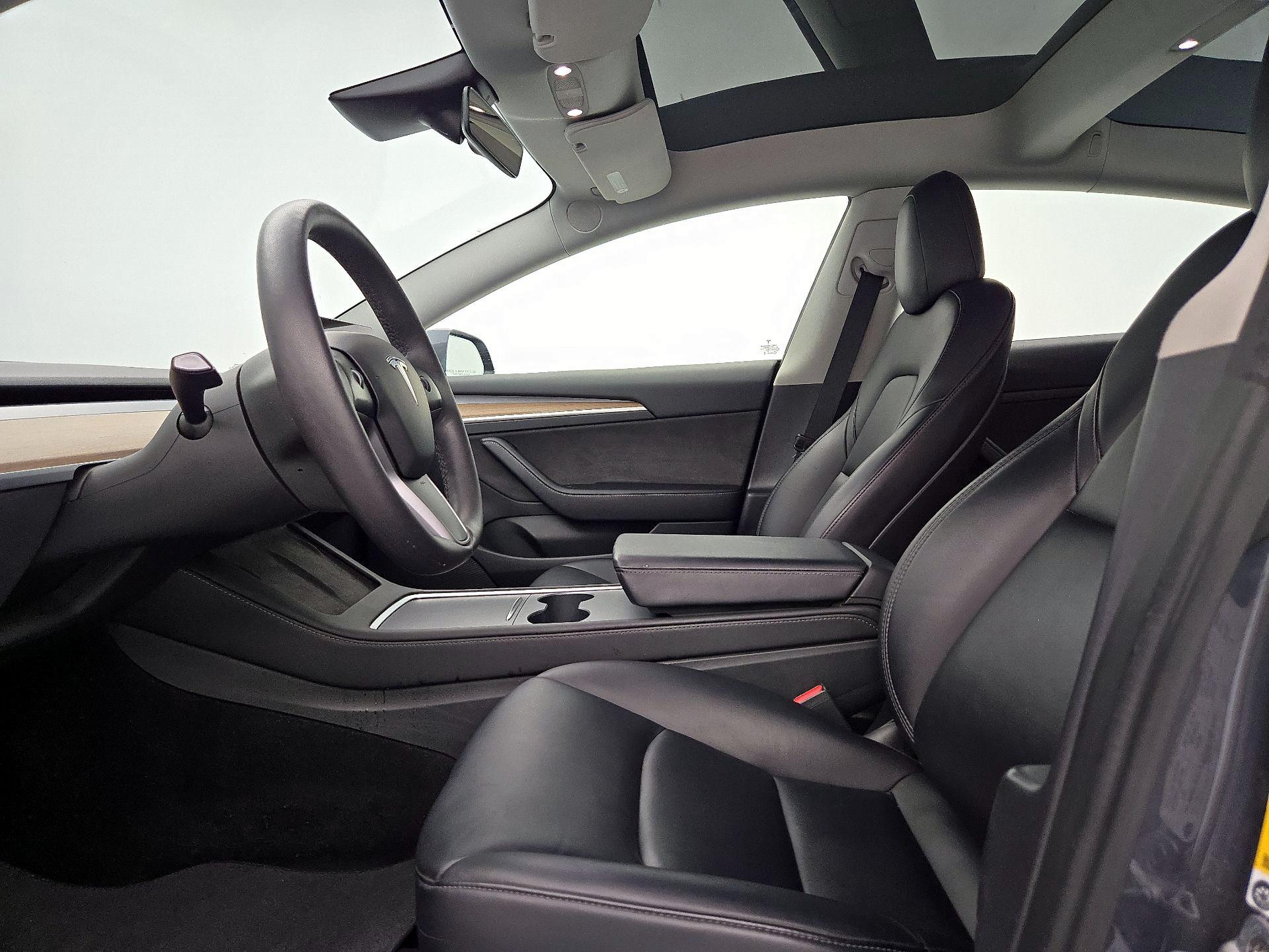 Thumbnail: 2023 Tesla Model 3 - 11