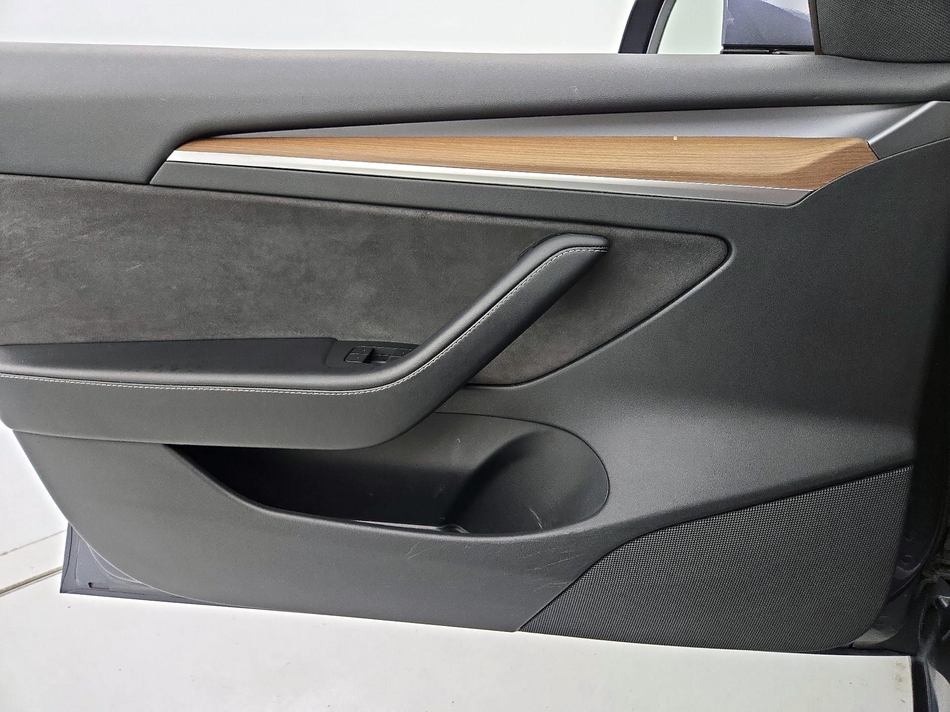 Thumbnail: 2023 Tesla Model 3 - 12