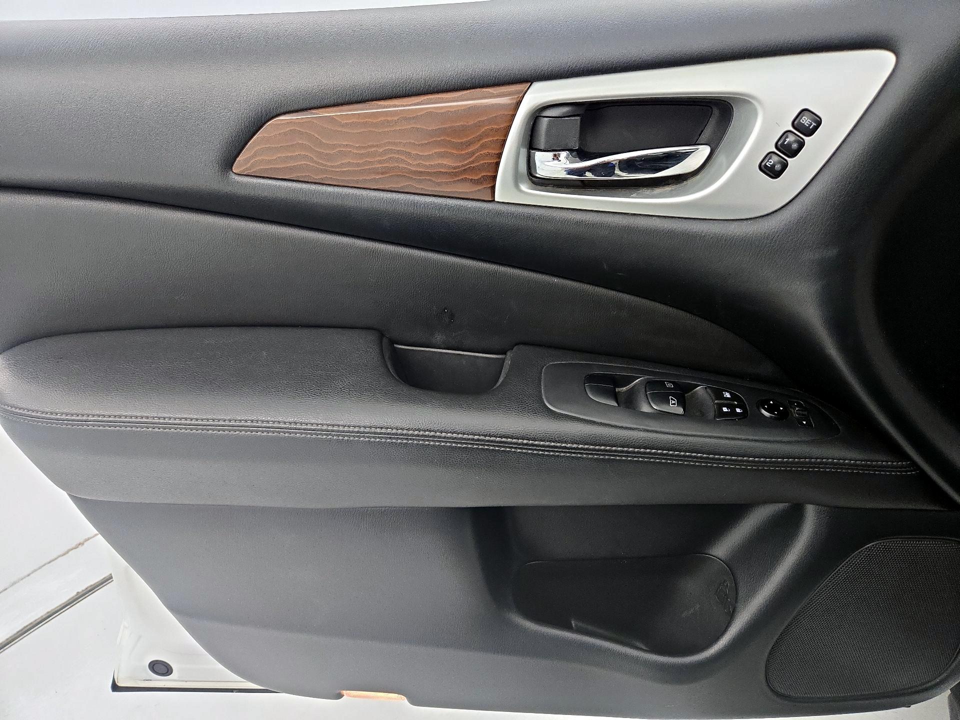 Thumbnail: 2019 Nissan Pathfinder - 12