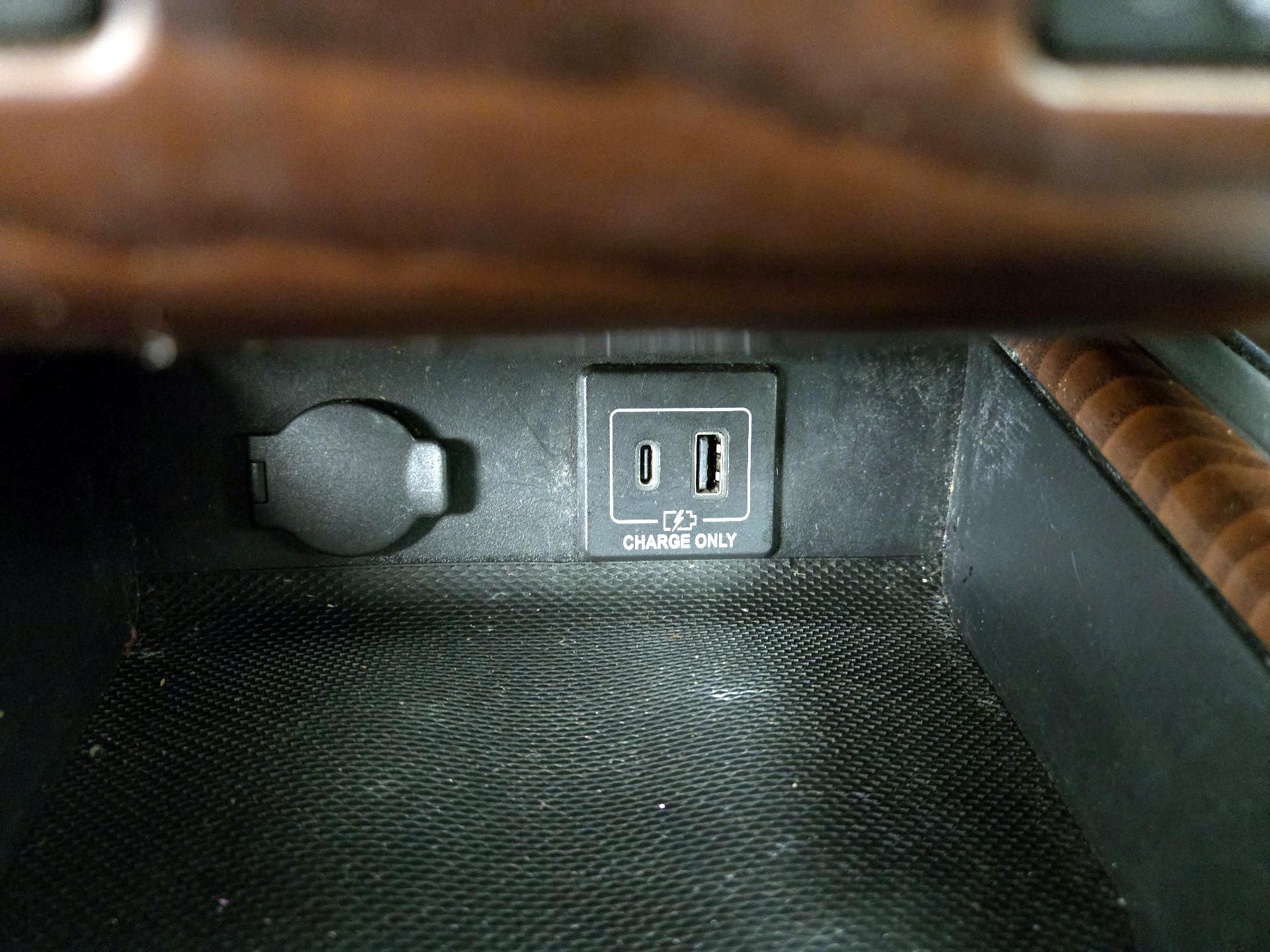 Thumbnail: 2019 Nissan Pathfinder - 19