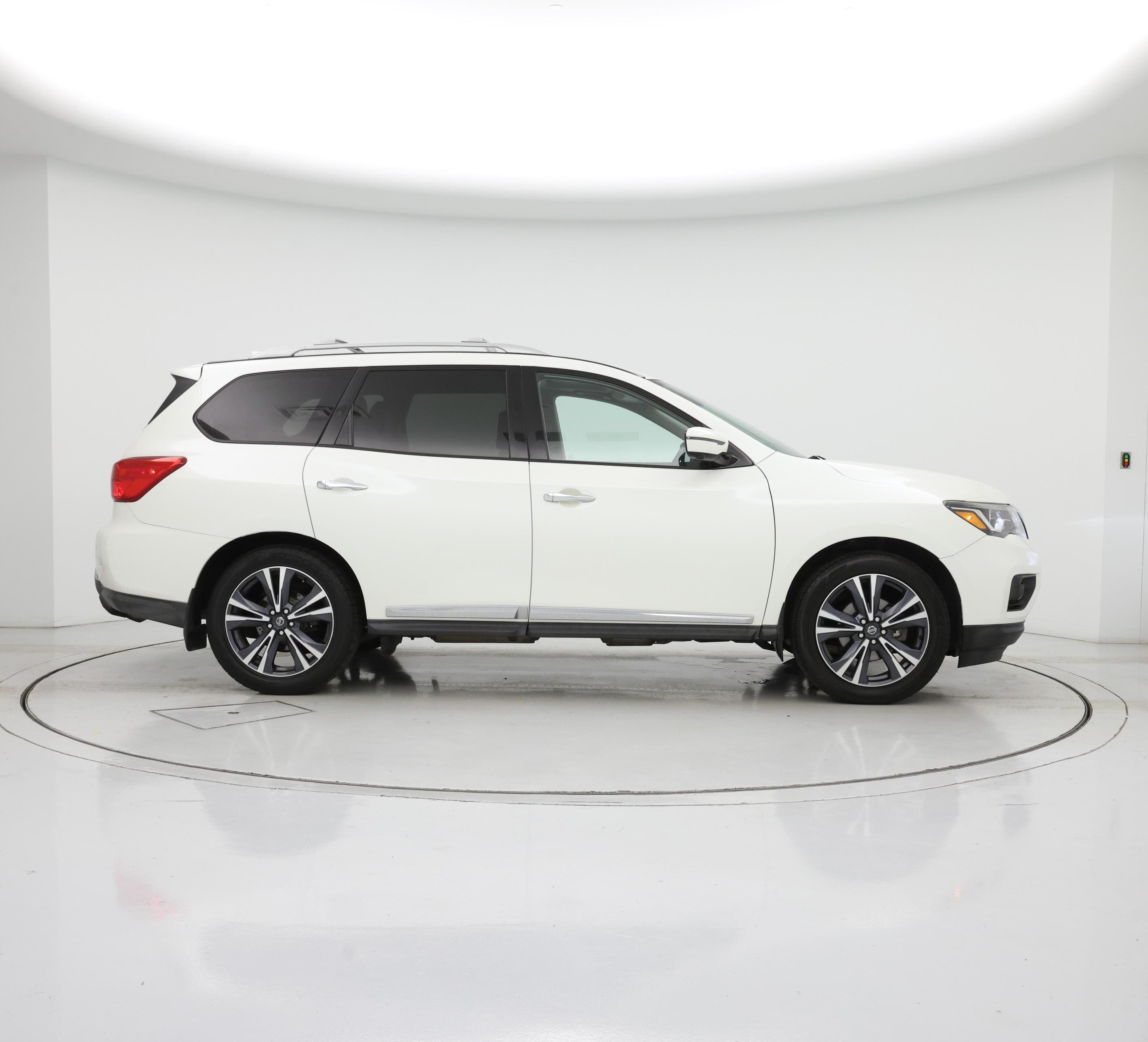 Thumbnail: 2019 Nissan Pathfinder - 7