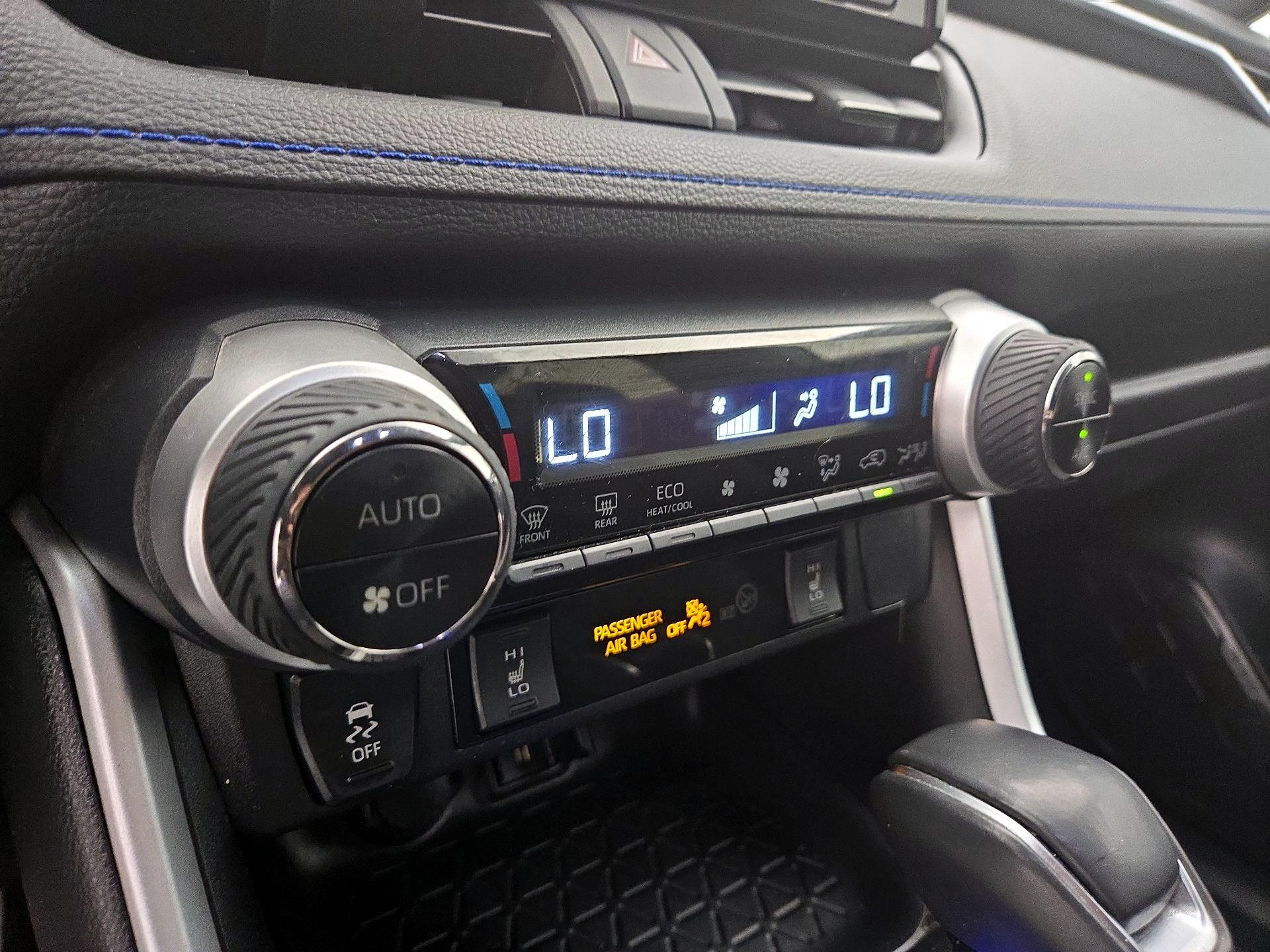 Thumbnail: 2022 Toyota RAV4 - 16