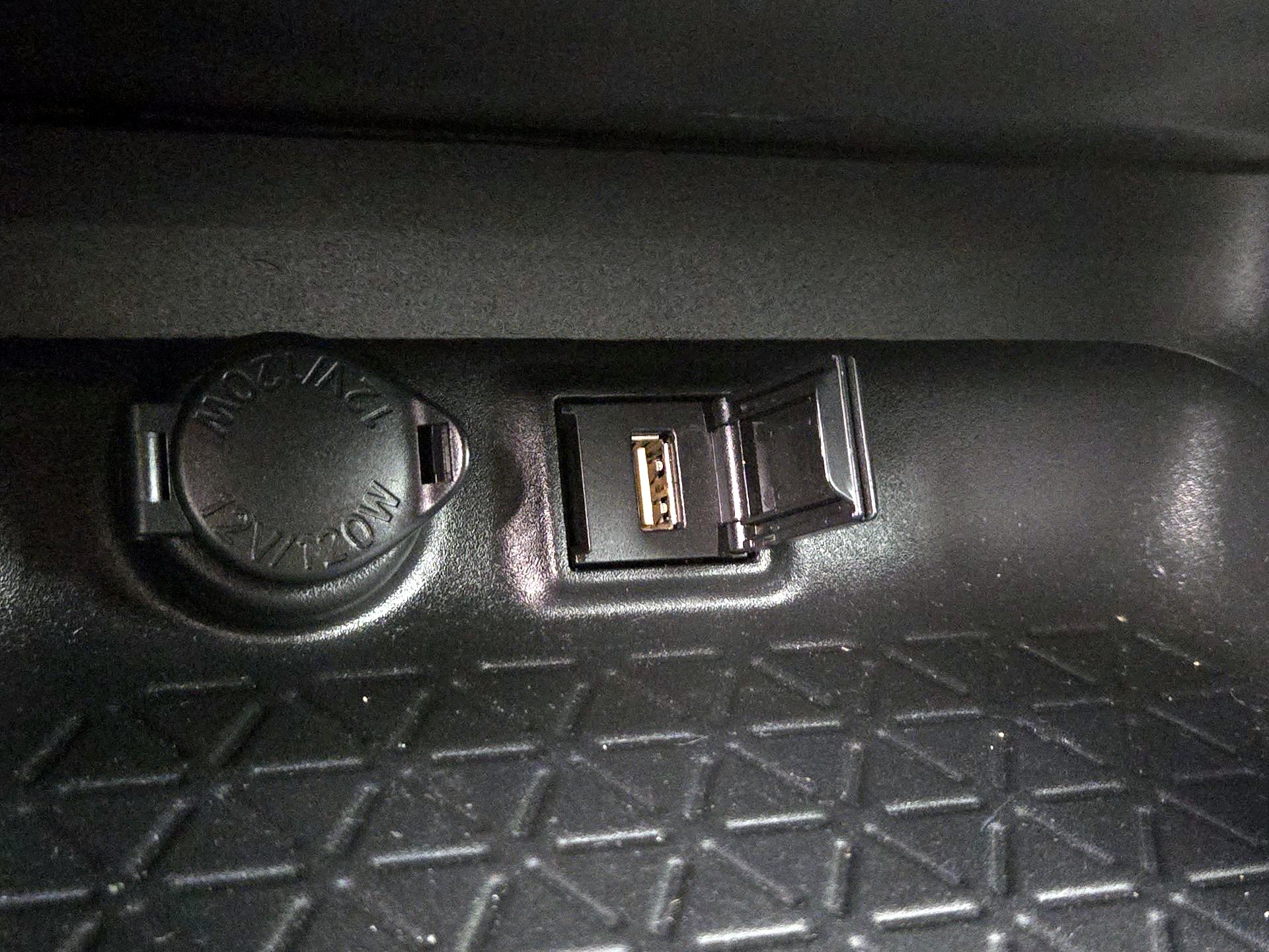 Thumbnail: 2022 Toyota RAV4 - 18