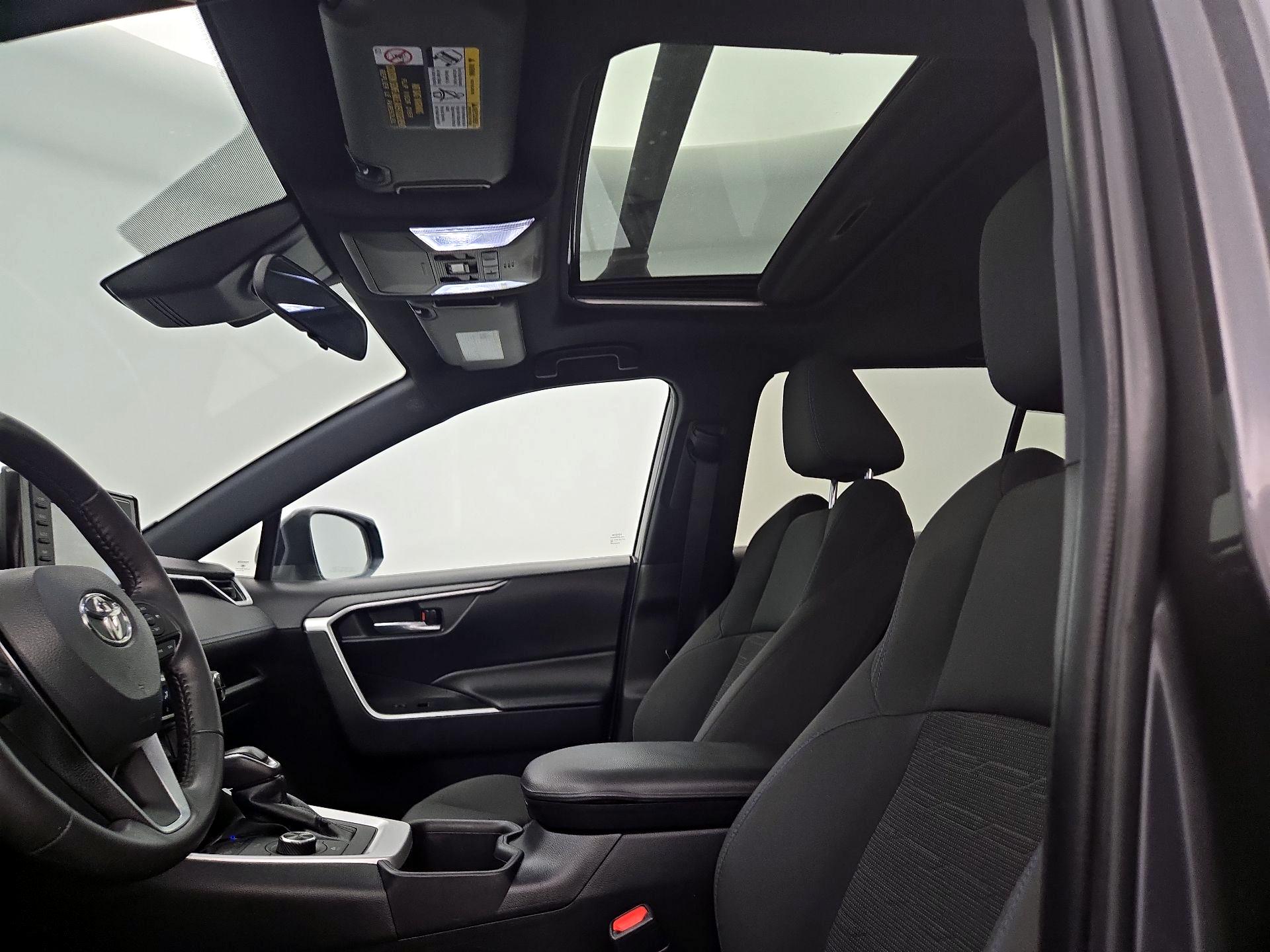 Thumbnail: 2022 Toyota RAV4 - 19