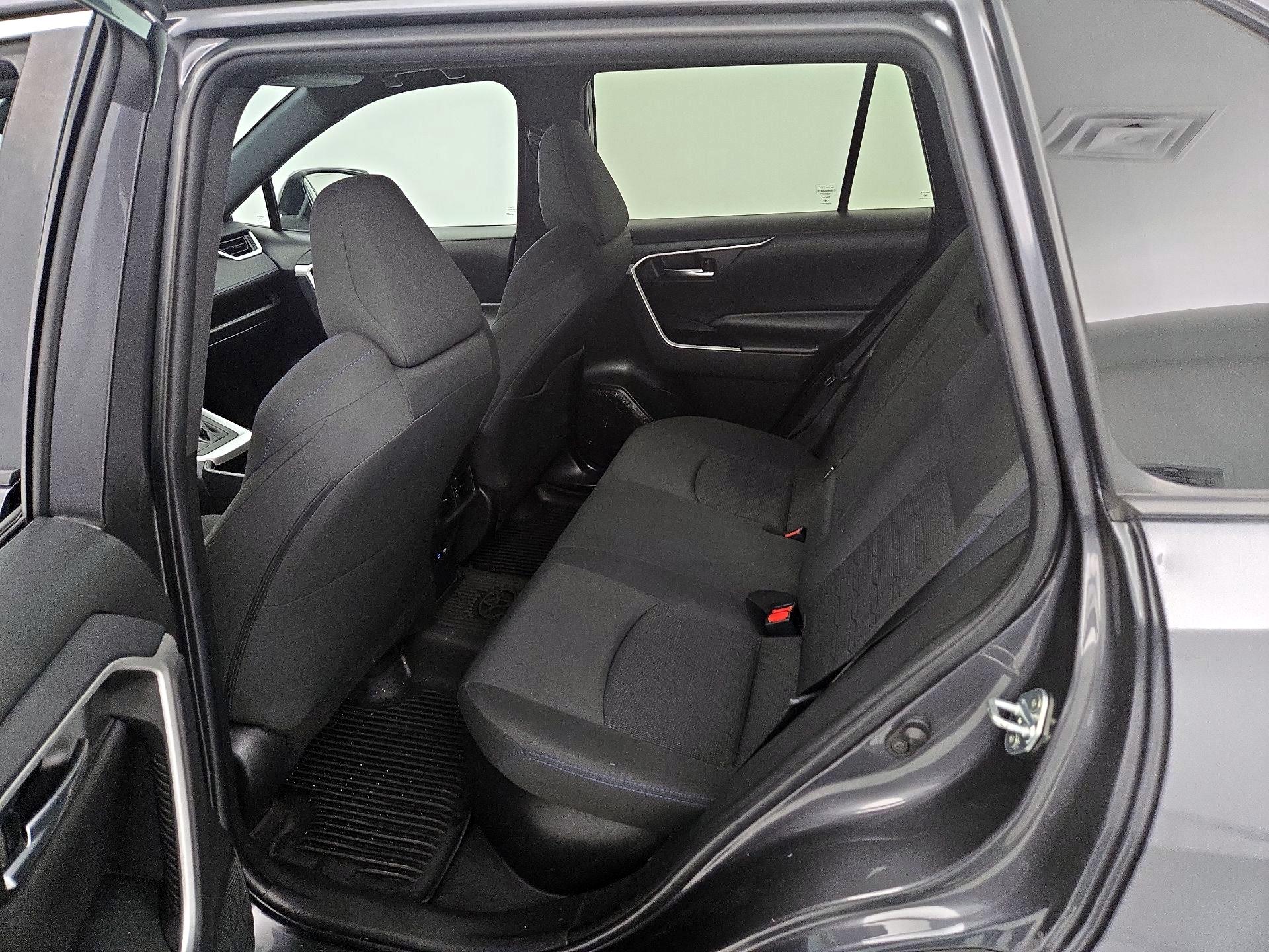 Thumbnail: 2022 Toyota RAV4 - 20