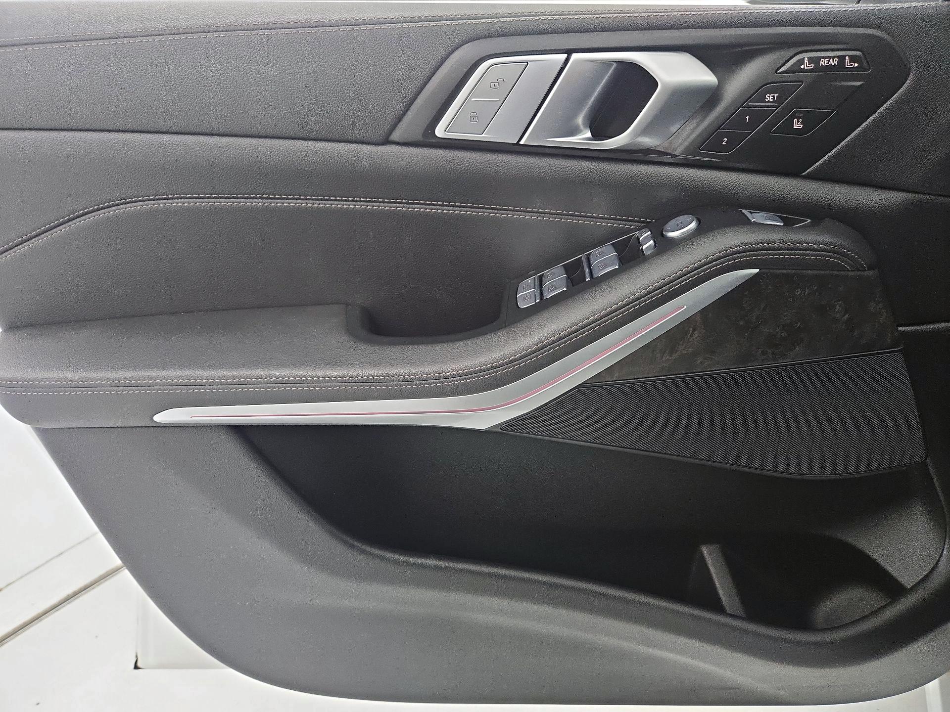 Thumbnail: 2022 BMW X7 - 12