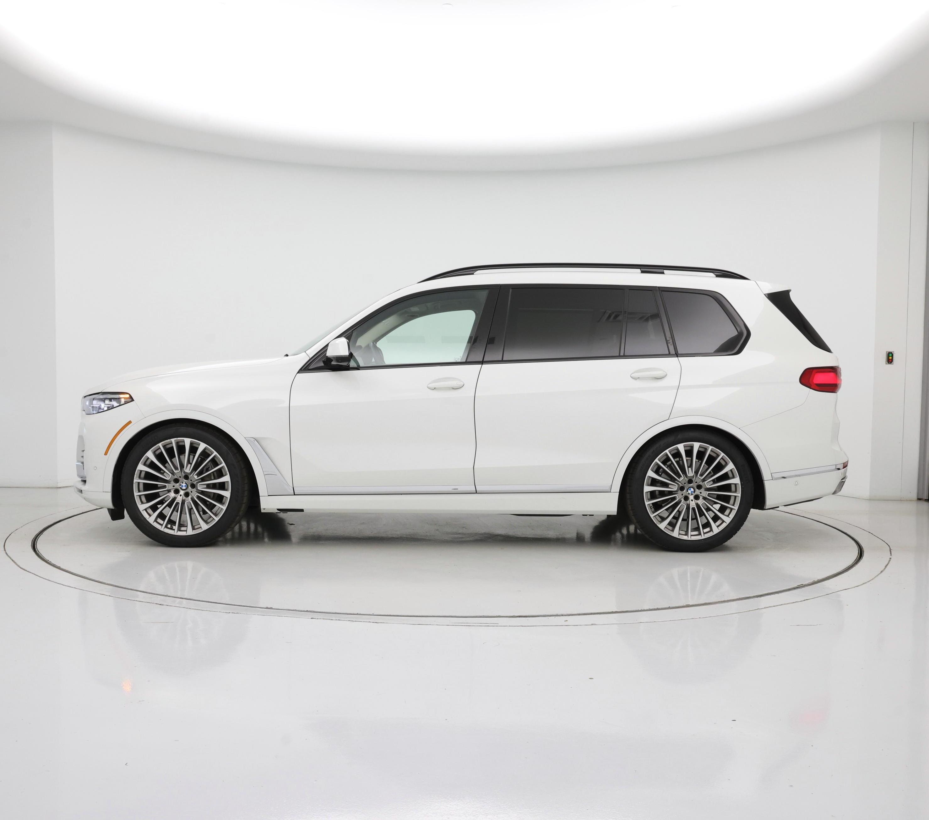 Thumbnail: 2022 BMW X7 - 3