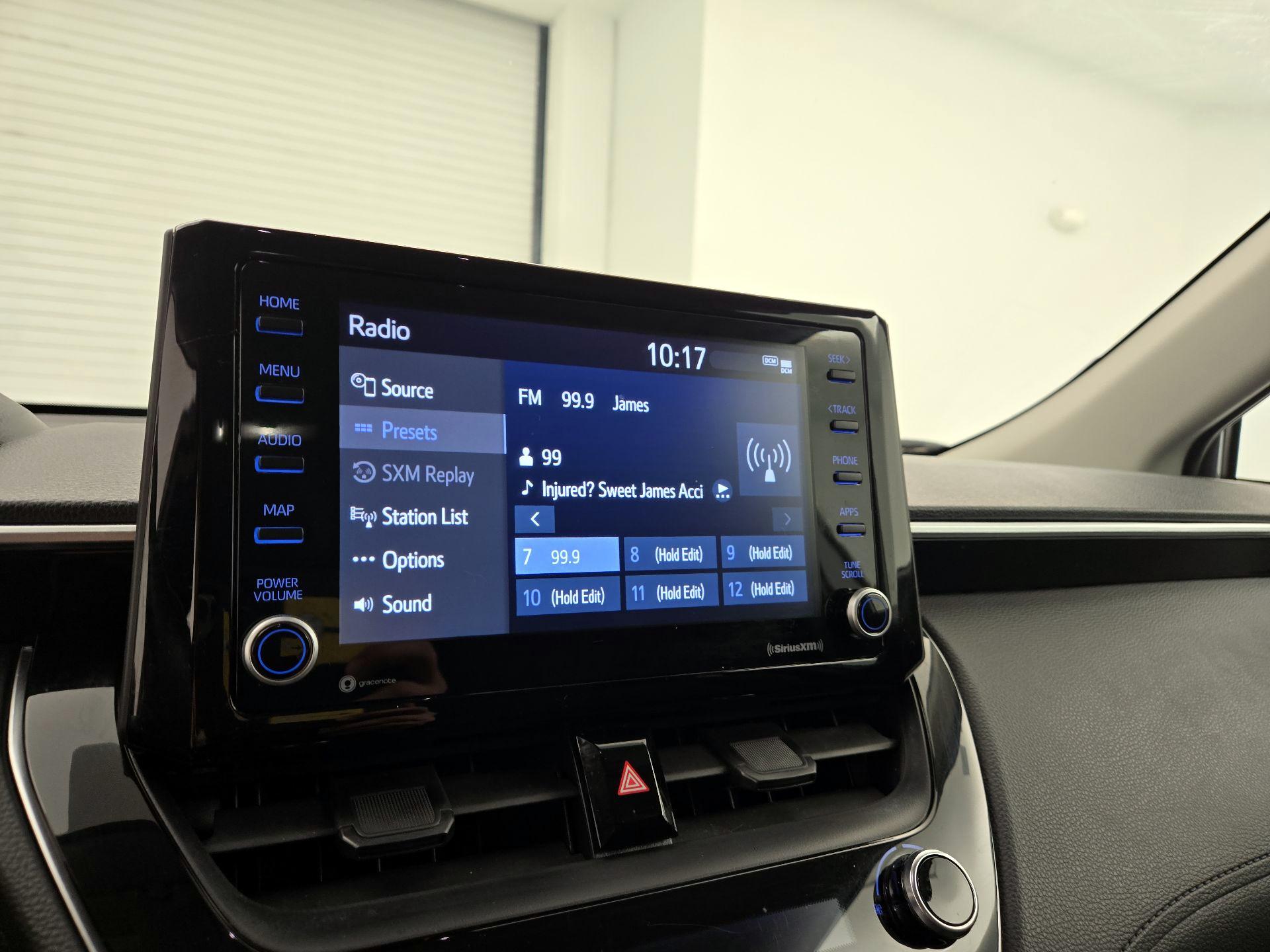 Thumbnail: 2022 Toyota Corolla Cross - 15