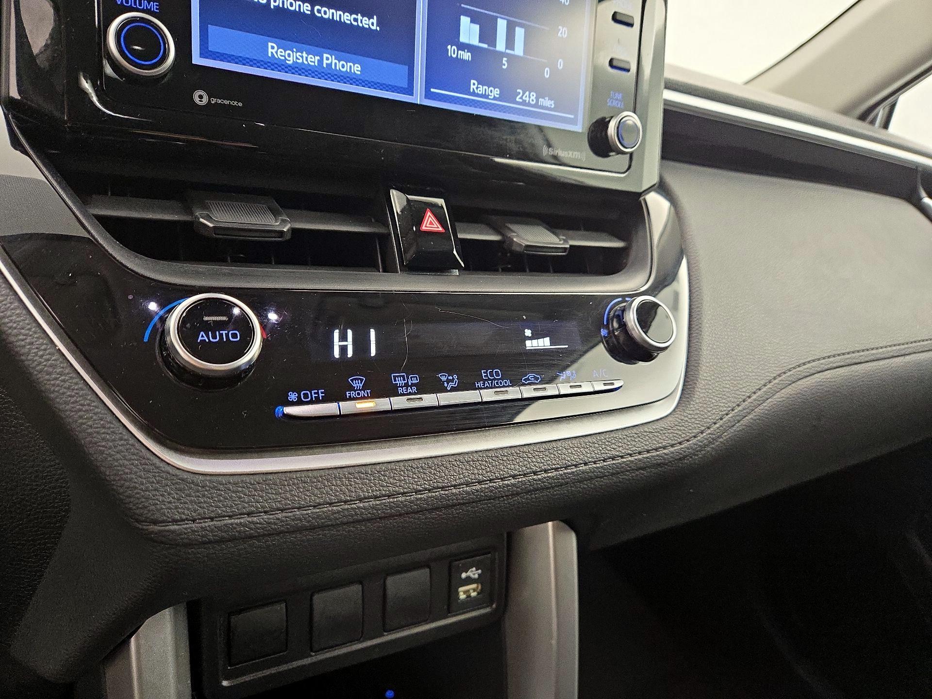 Thumbnail: 2022 Toyota Corolla Cross - 16