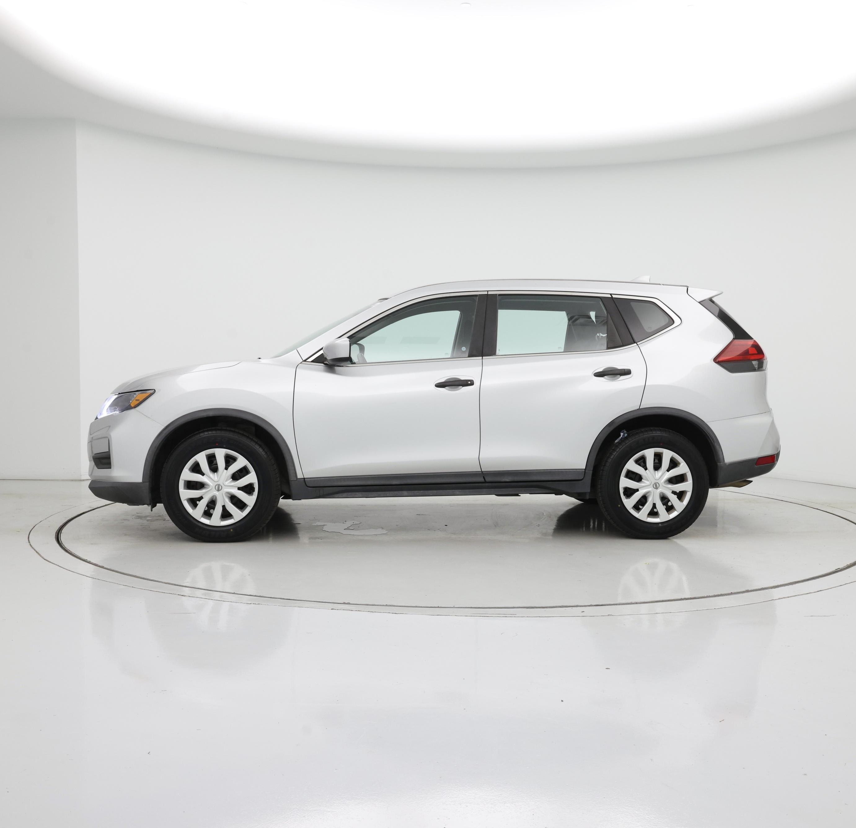 Thumbnail: 2018 Nissan Rogue - 3