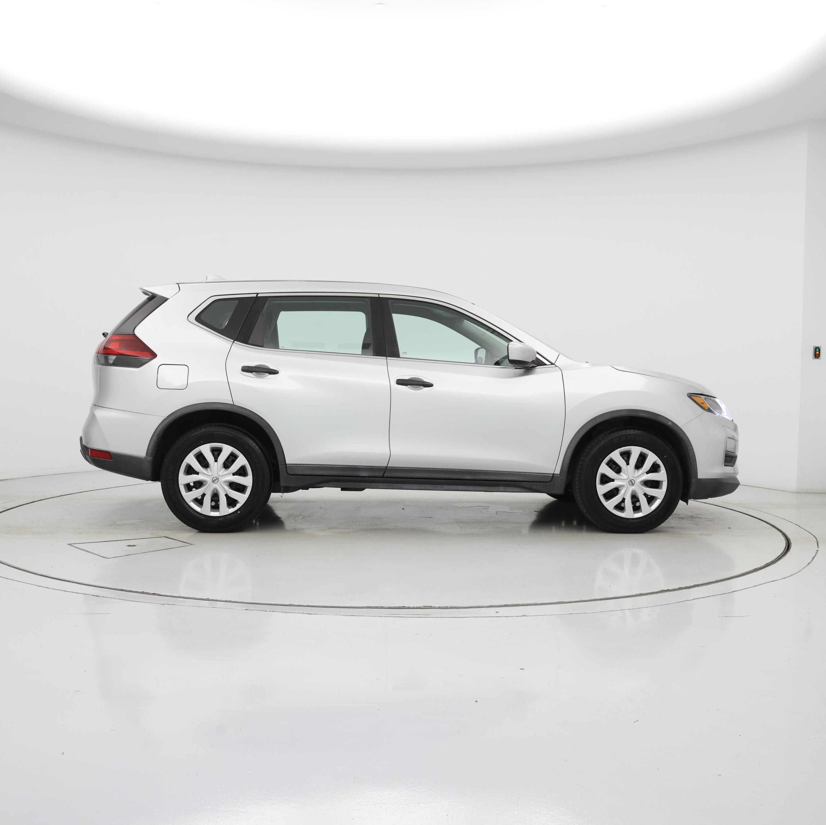 Thumbnail: 2018 Nissan Rogue - 7