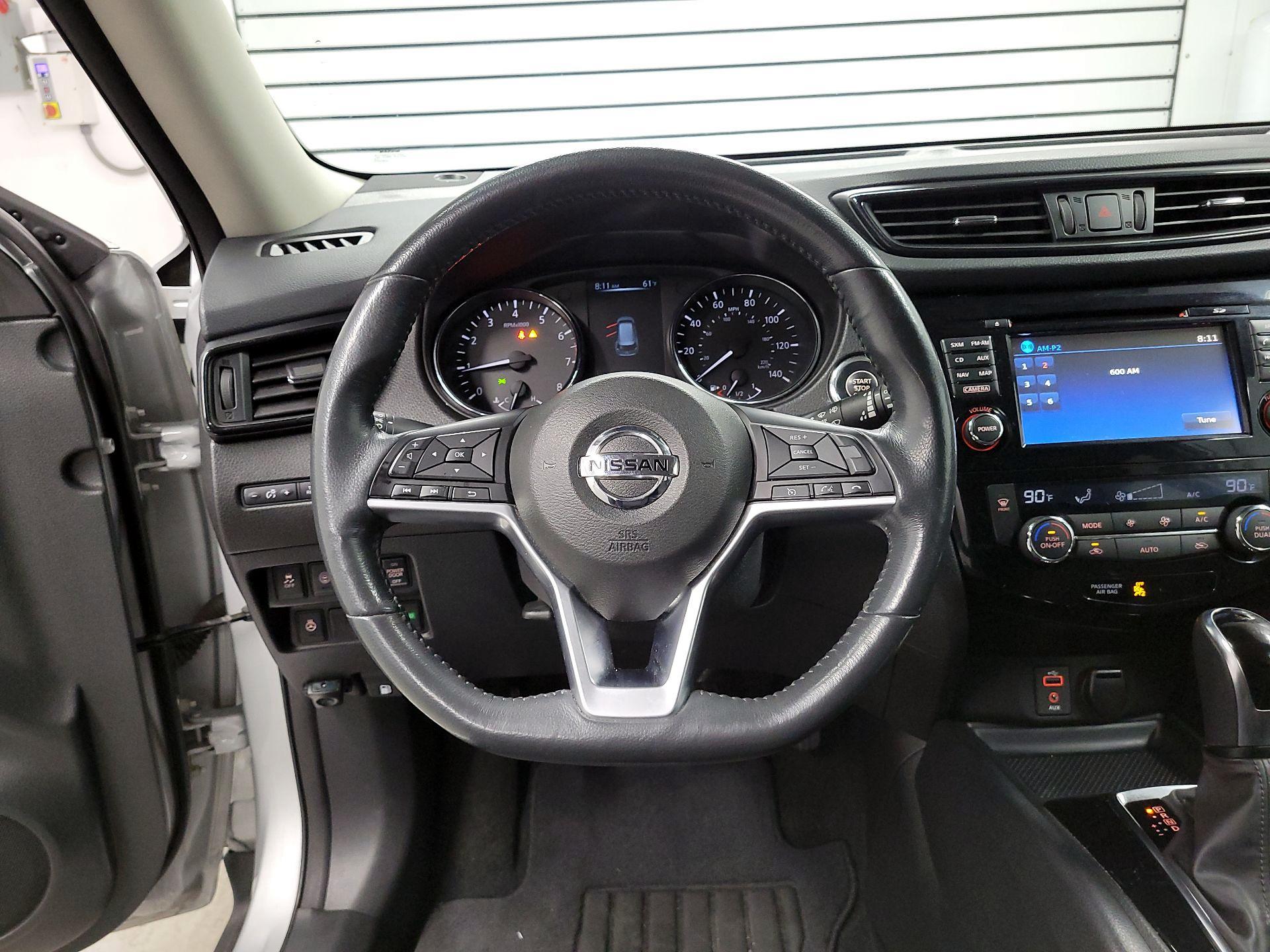 Thumbnail: 2017 Nissan Rogue - 10