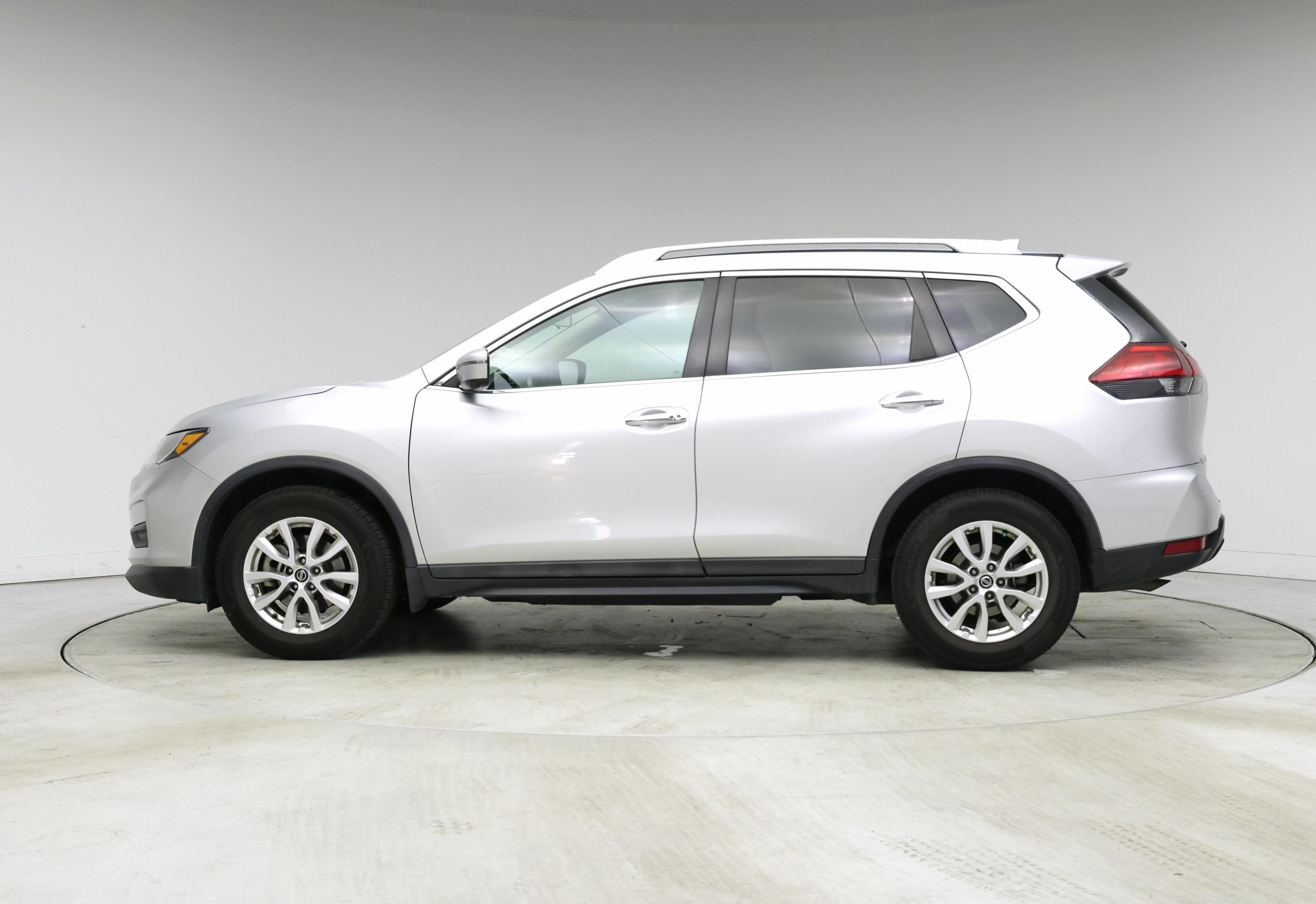 Thumbnail: 2017 Nissan Rogue - 3