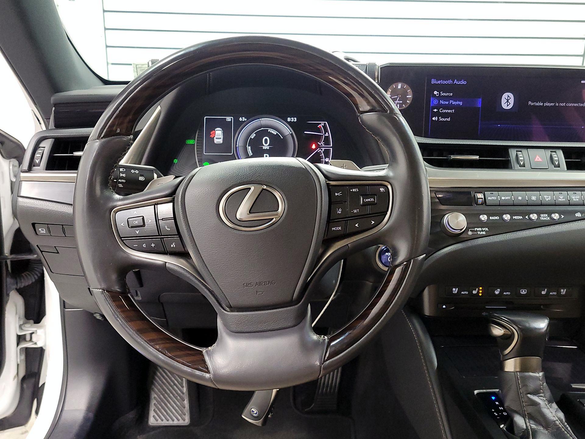 Thumbnail: 2021 Lexus ES - 10