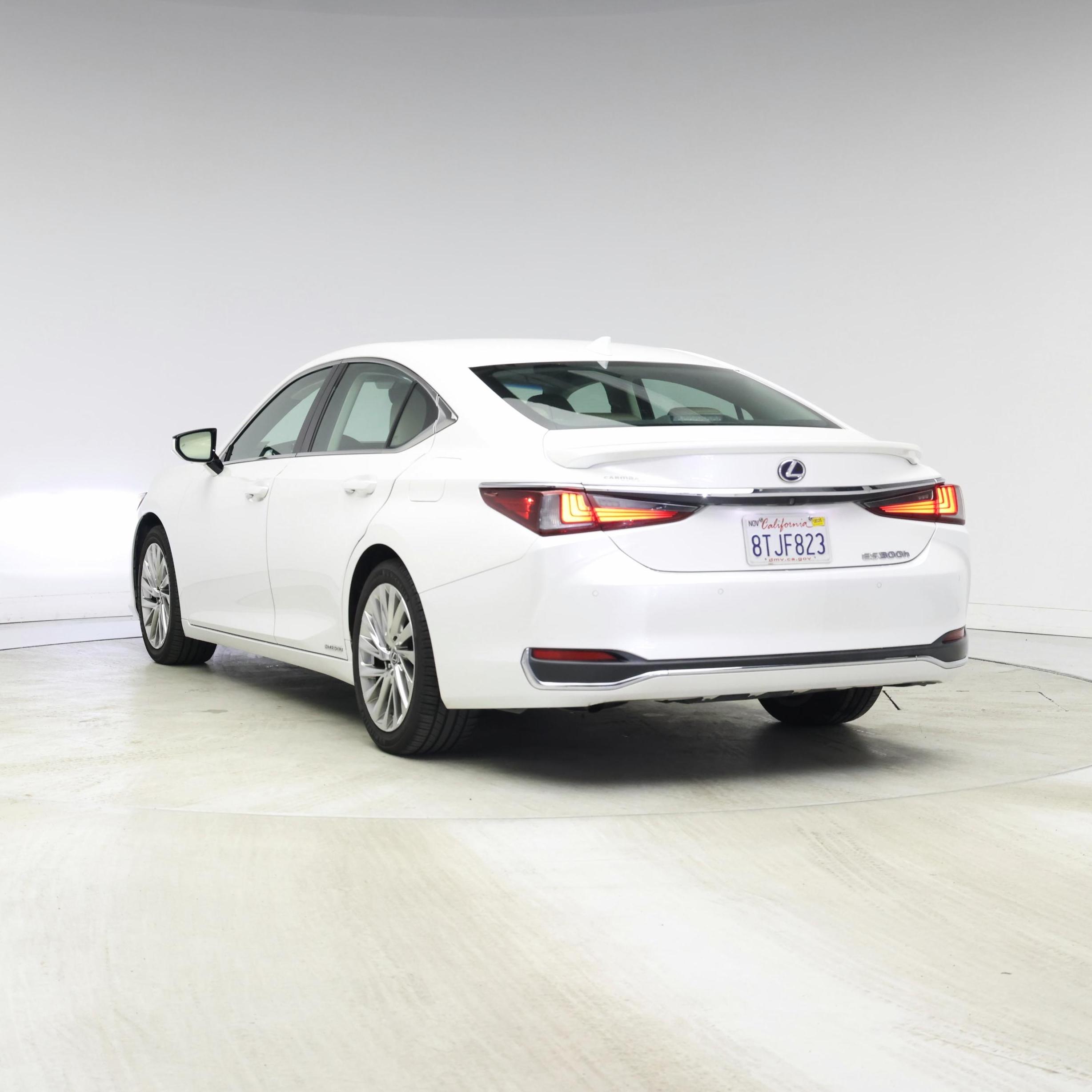 Thumbnail: 2021 Lexus ES - 2