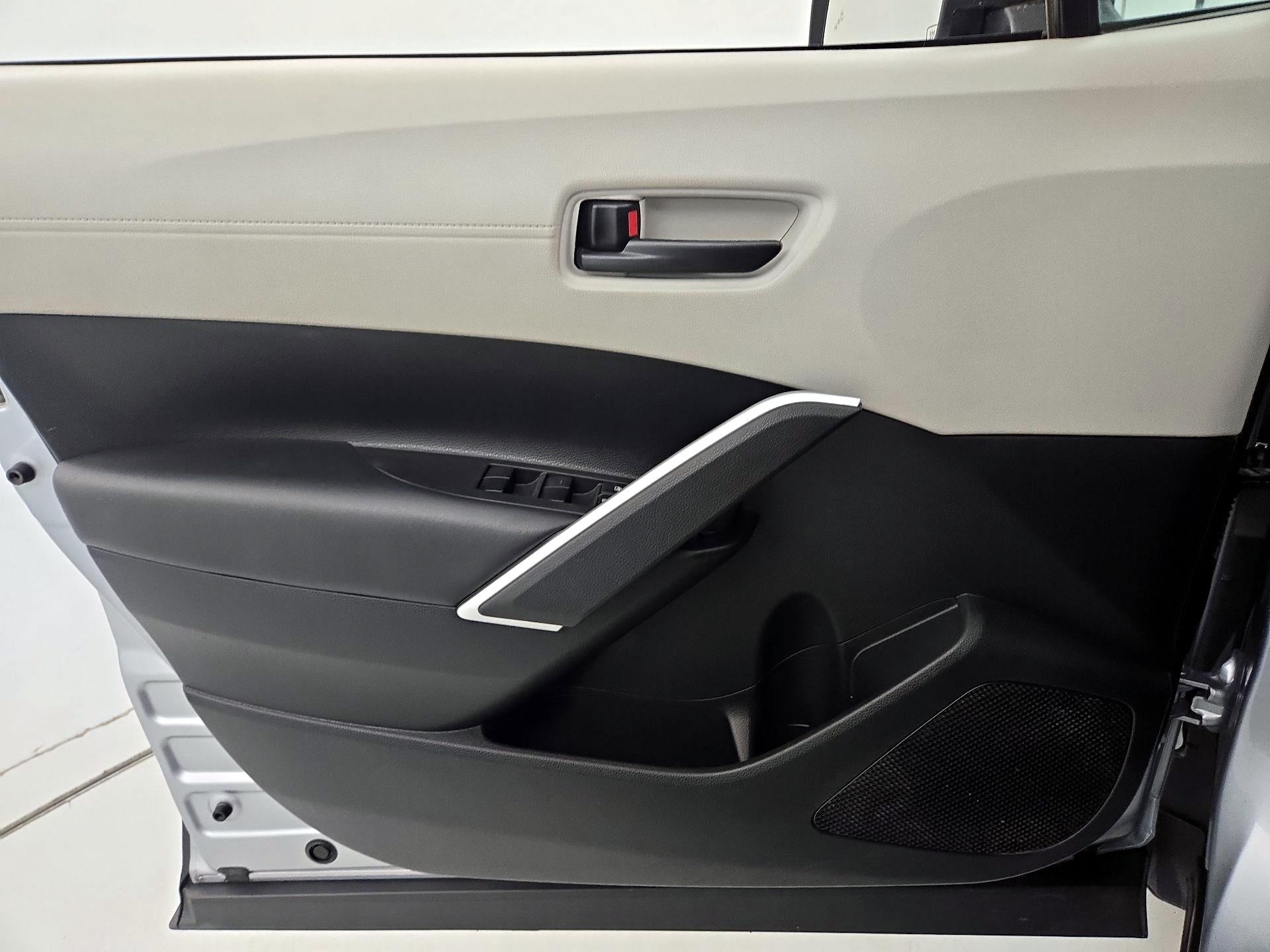 Thumbnail: 2022 Toyota Corolla Cross - 12