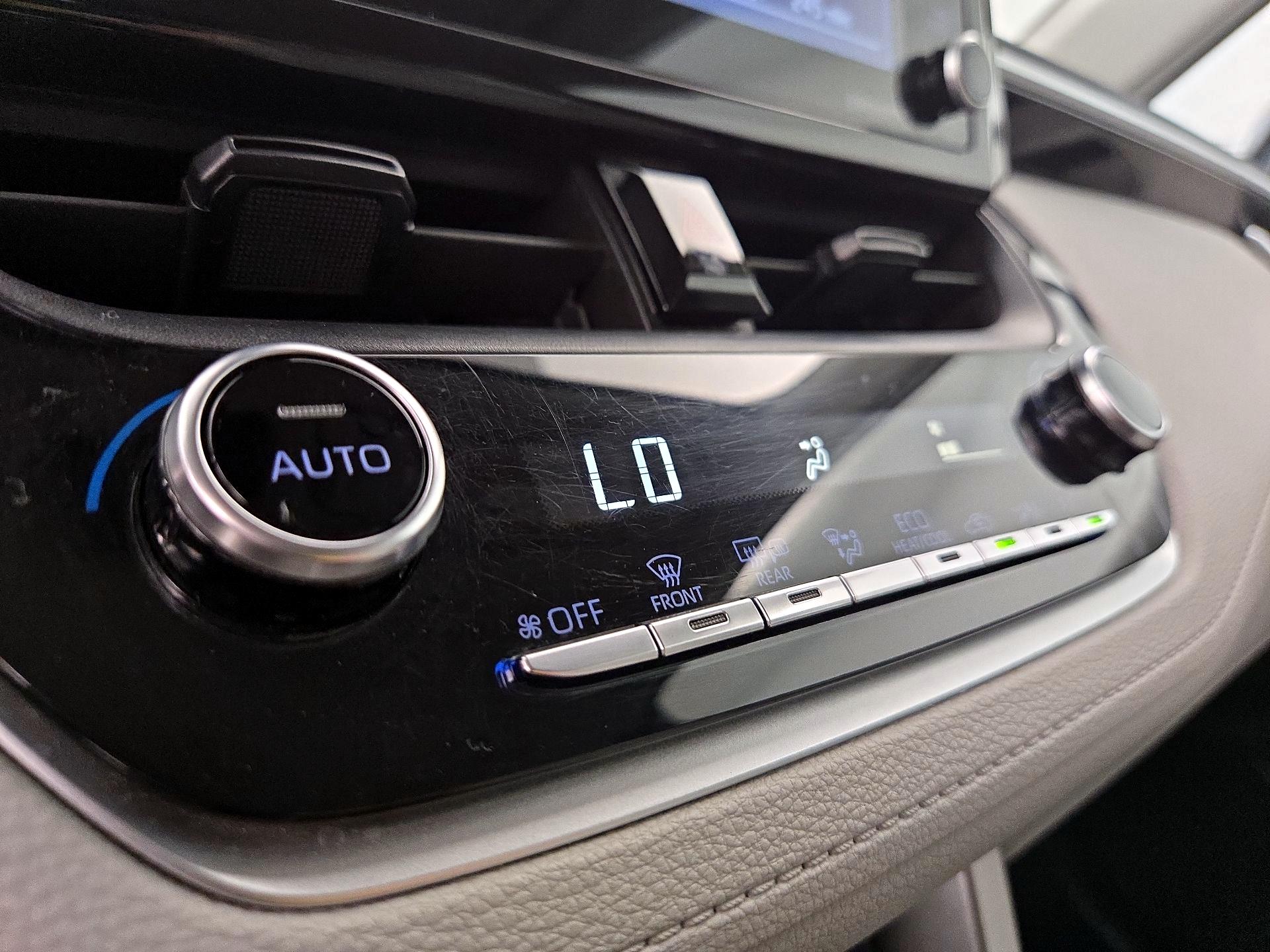 Thumbnail: 2022 Toyota Corolla Cross - 16