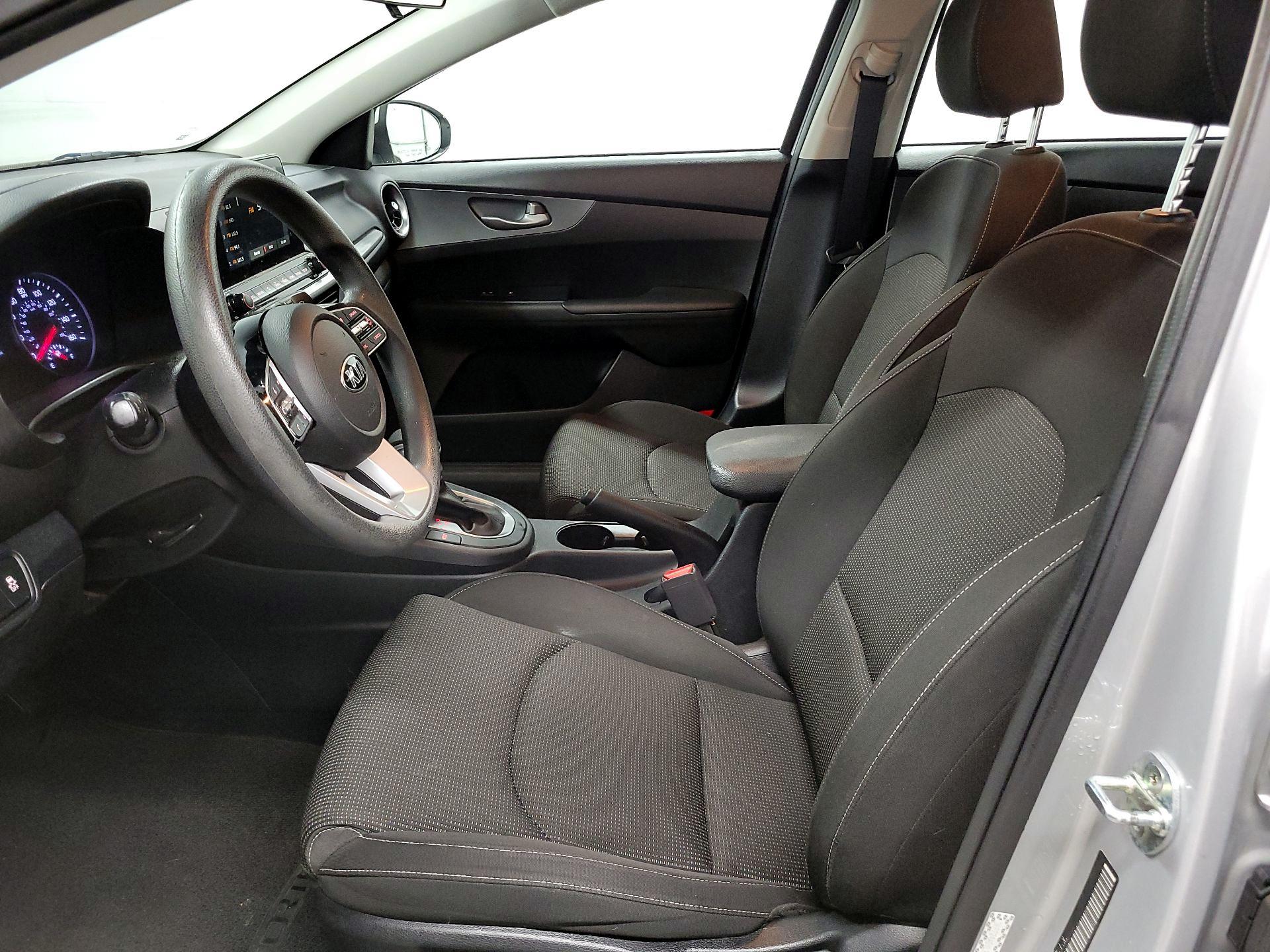 Thumbnail: 2020 Kia Forte - 11