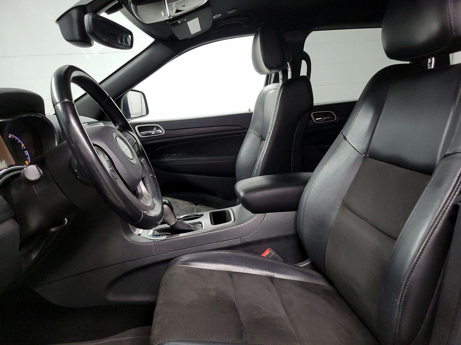 Thumbnail: 2020 Jeep Grand Cherokee - 11