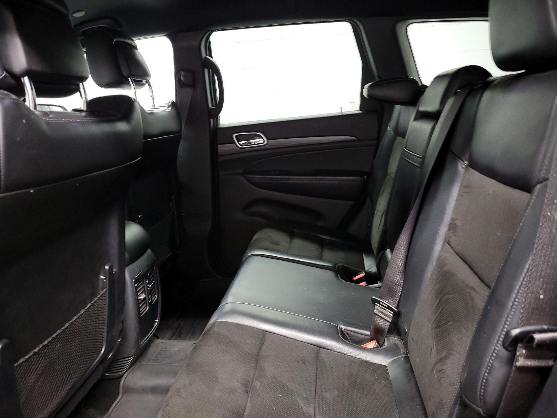 Thumbnail: 2020 Jeep Grand Cherokee - 20