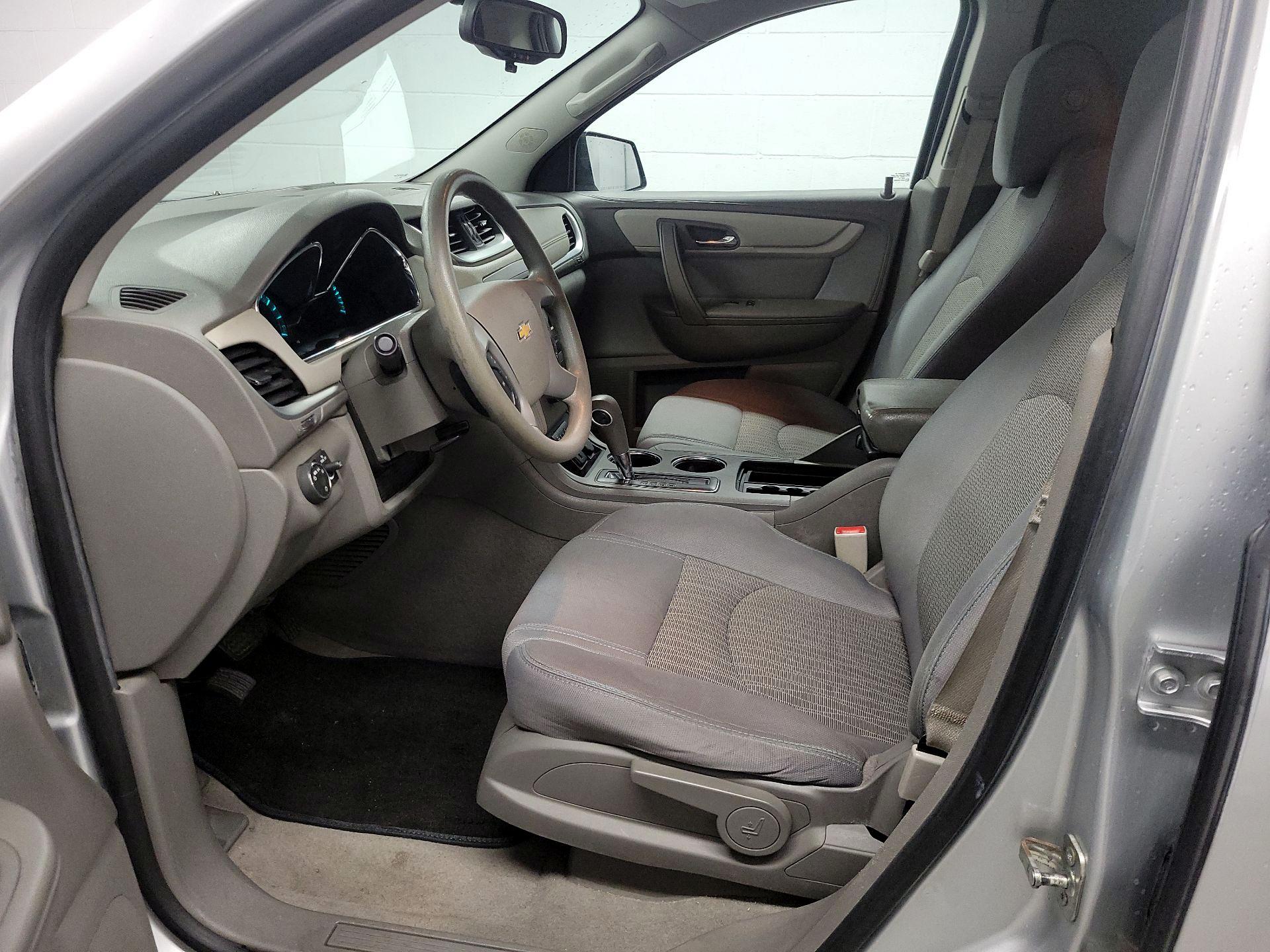 Thumbnail: 2015 Chevrolet Traverse - 11