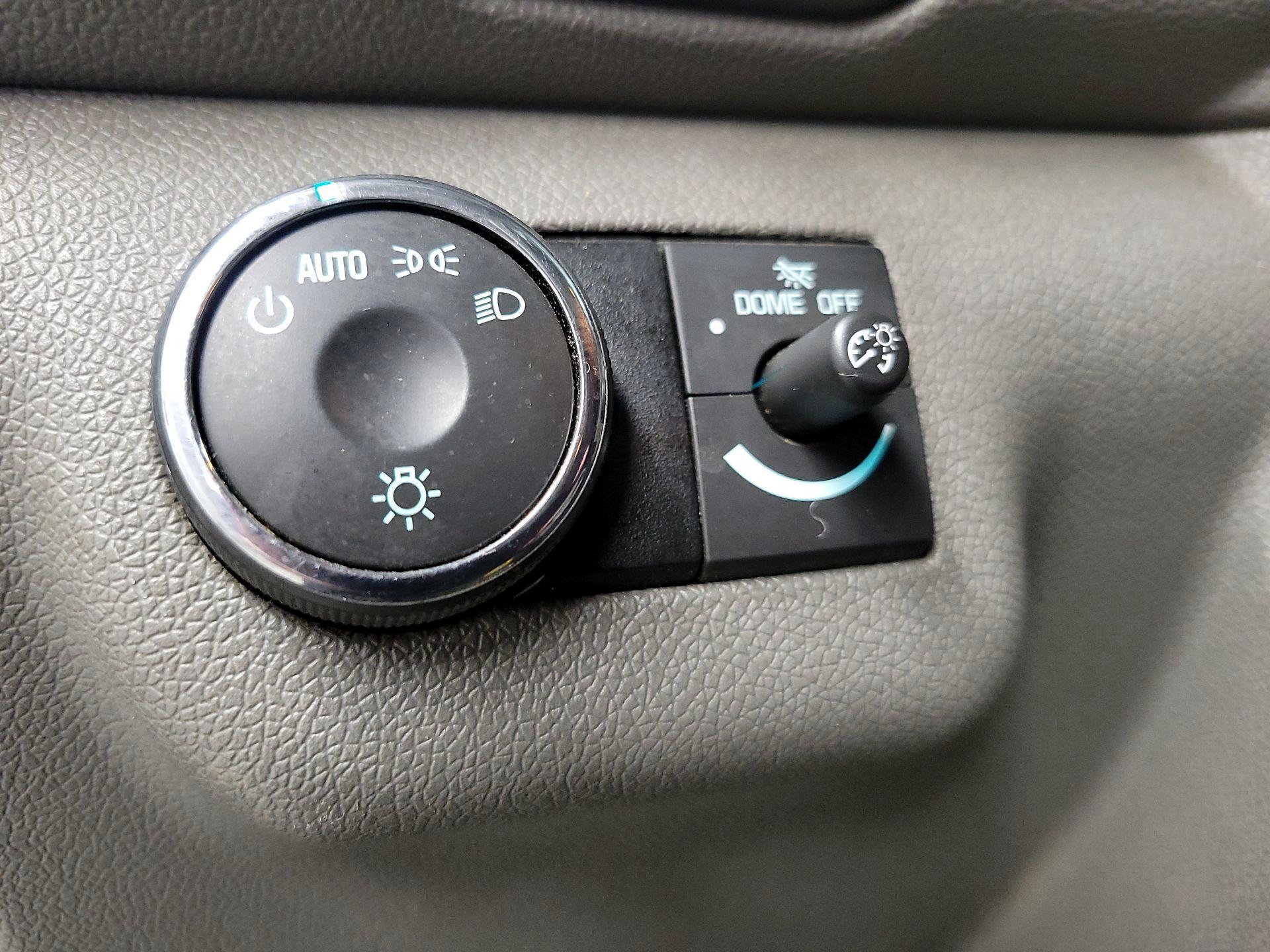 Thumbnail: 2015 Chevrolet Traverse - 13