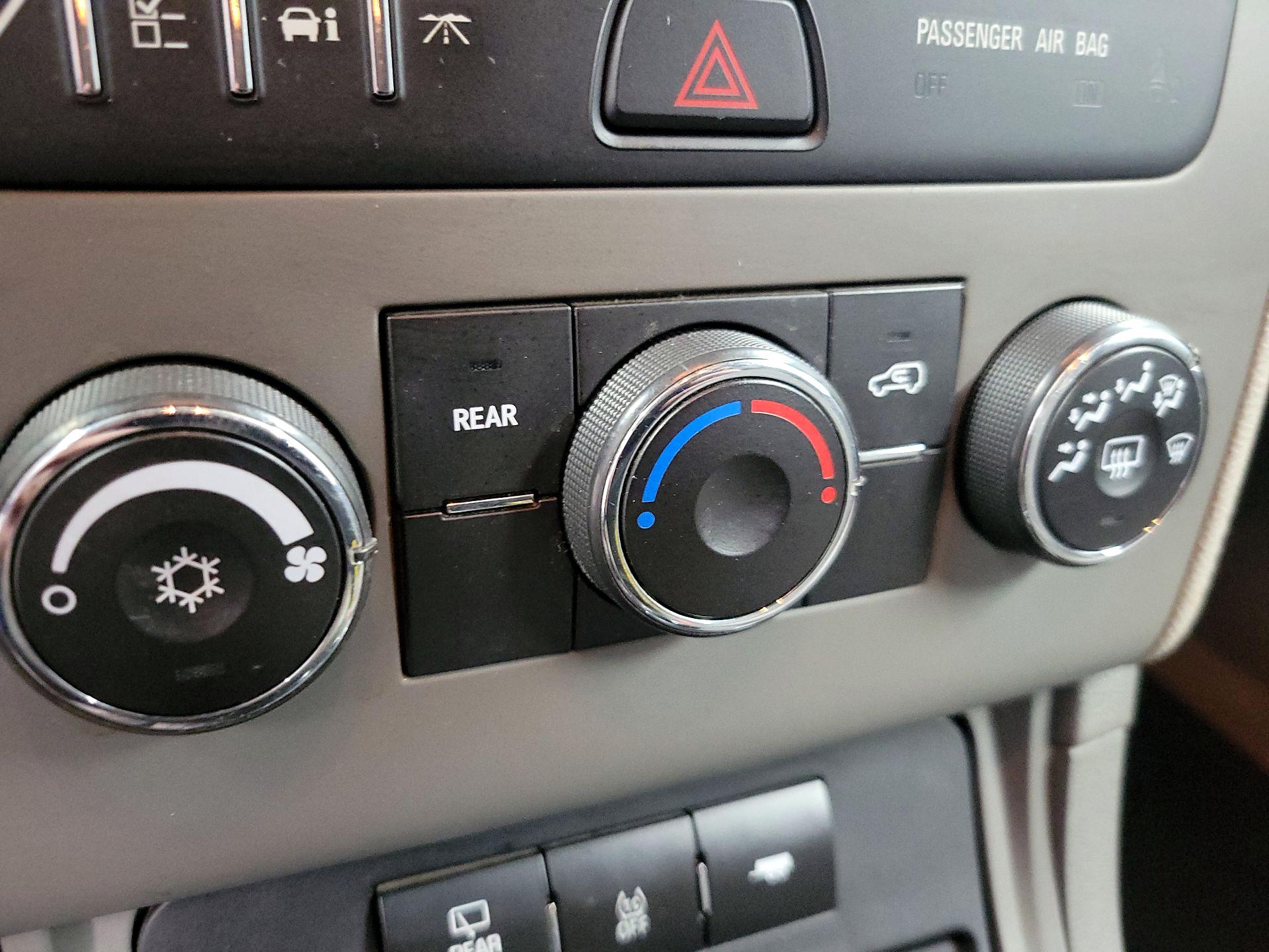 Thumbnail: 2015 Chevrolet Traverse - 16