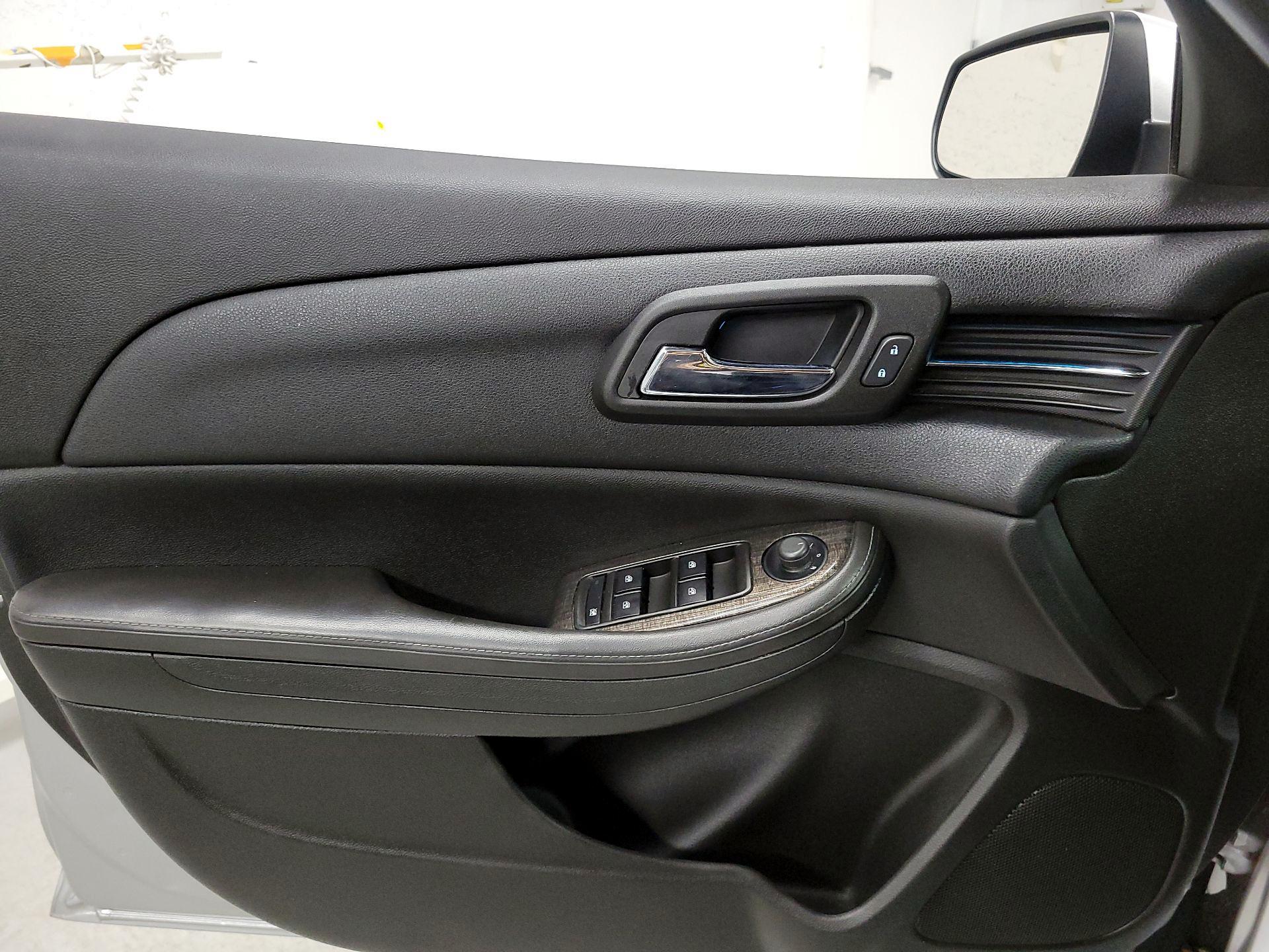 Thumbnail: 2015 Chevrolet Malibu - 12