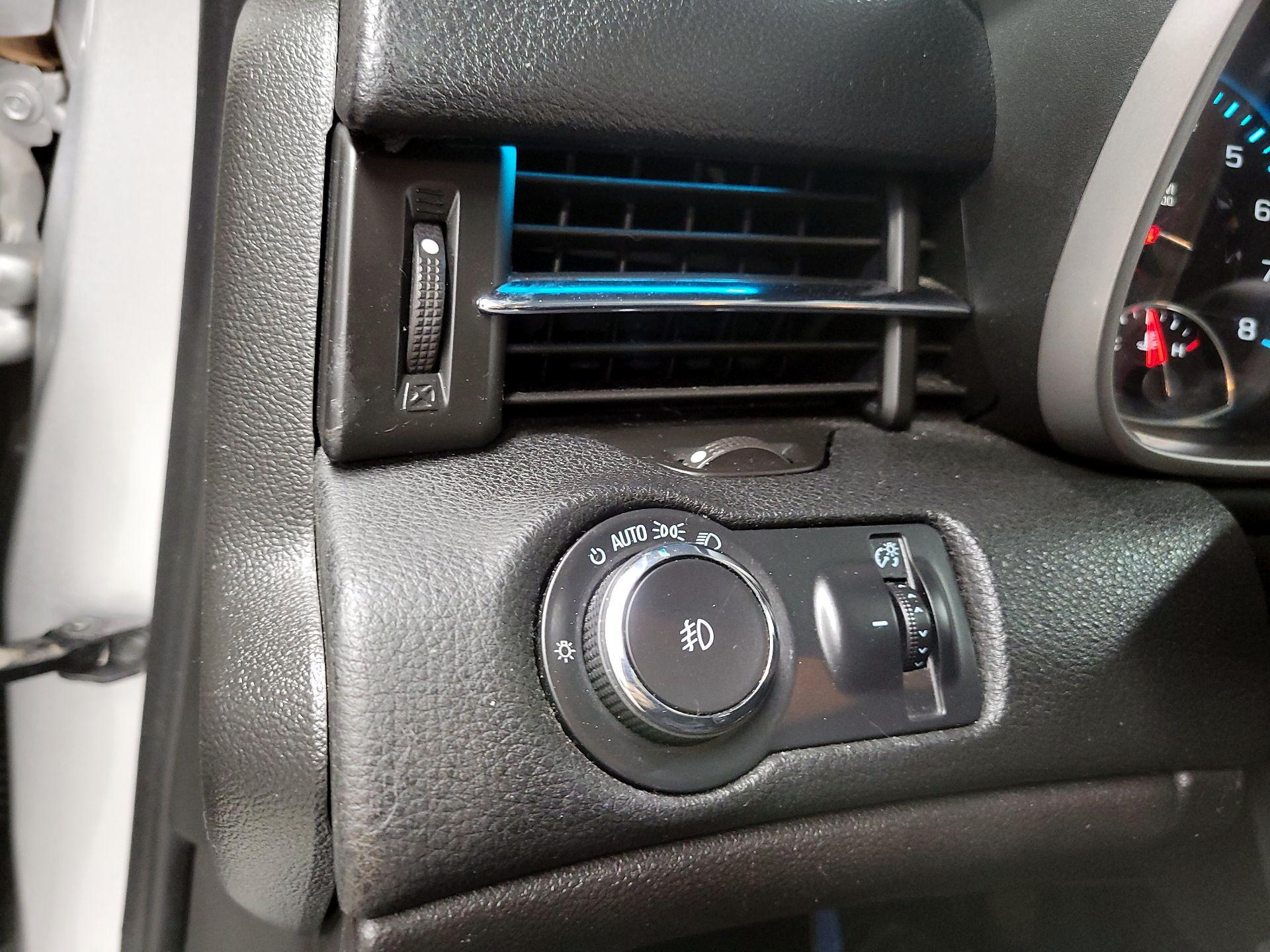 Thumbnail: 2015 Chevrolet Malibu - 13