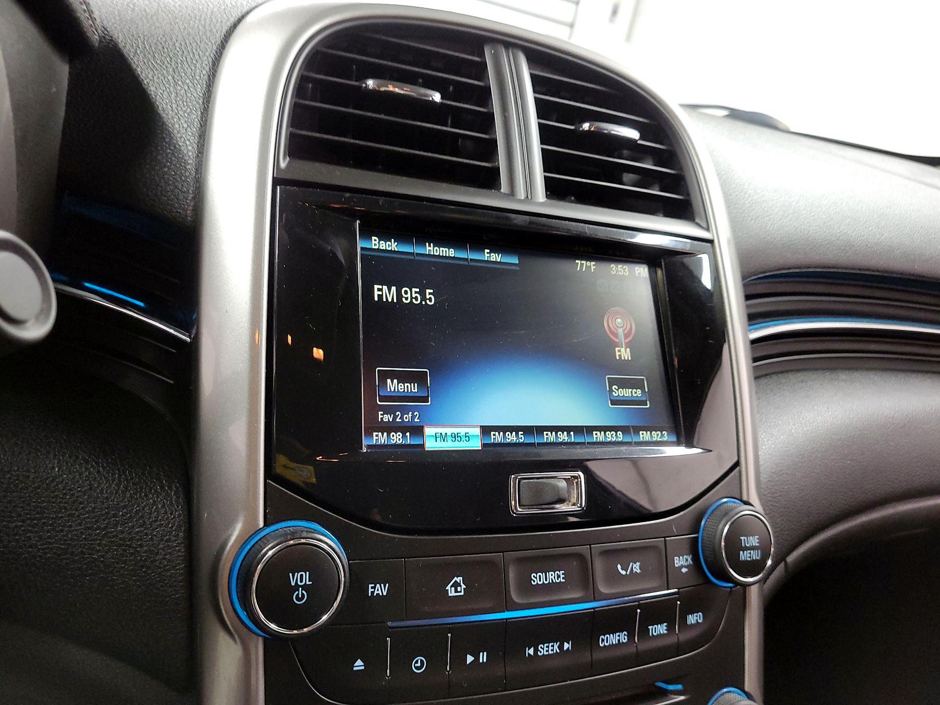 Thumbnail: 2015 Chevrolet Malibu - 14