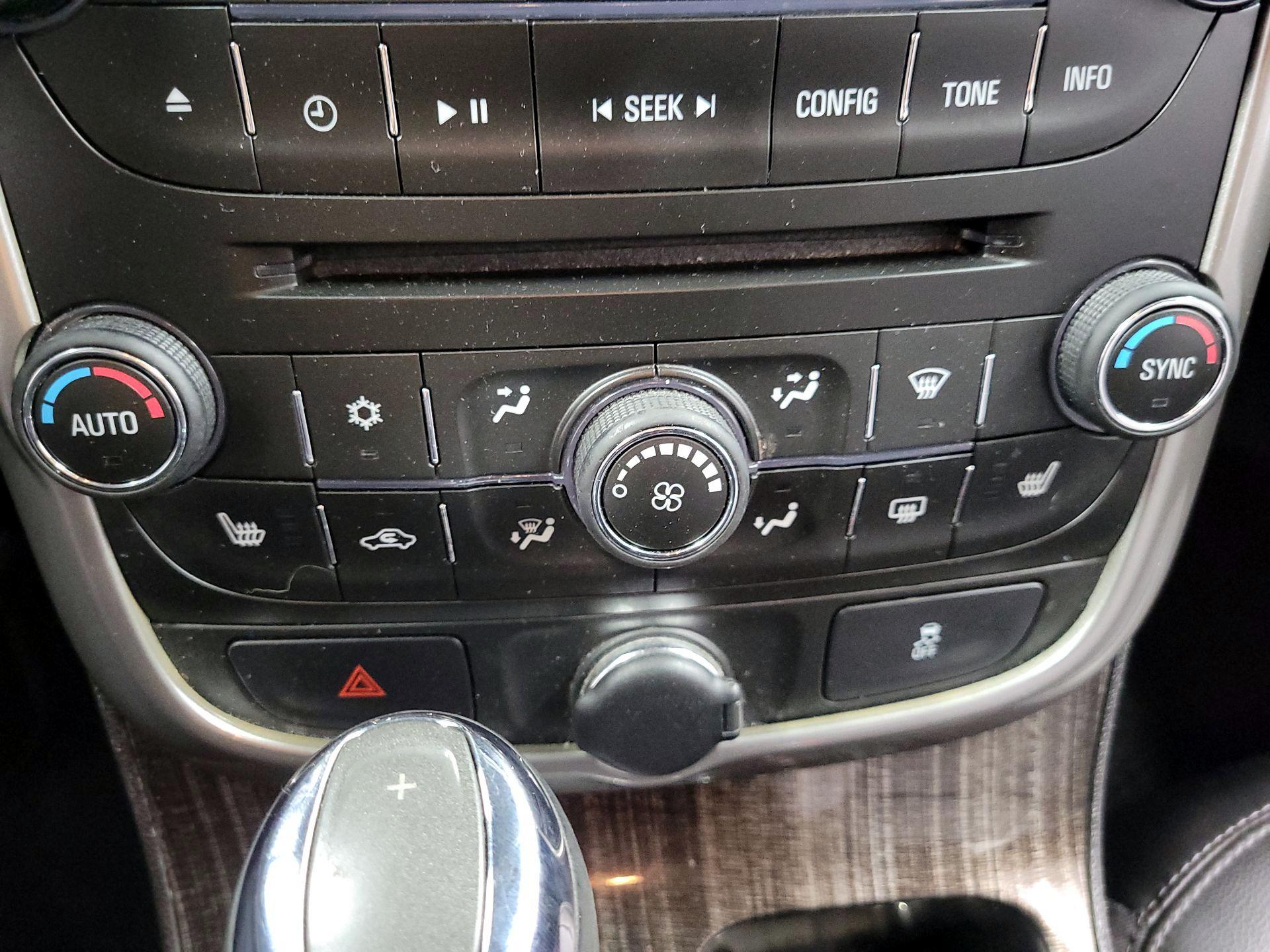 Thumbnail: 2015 Chevrolet Malibu - 15