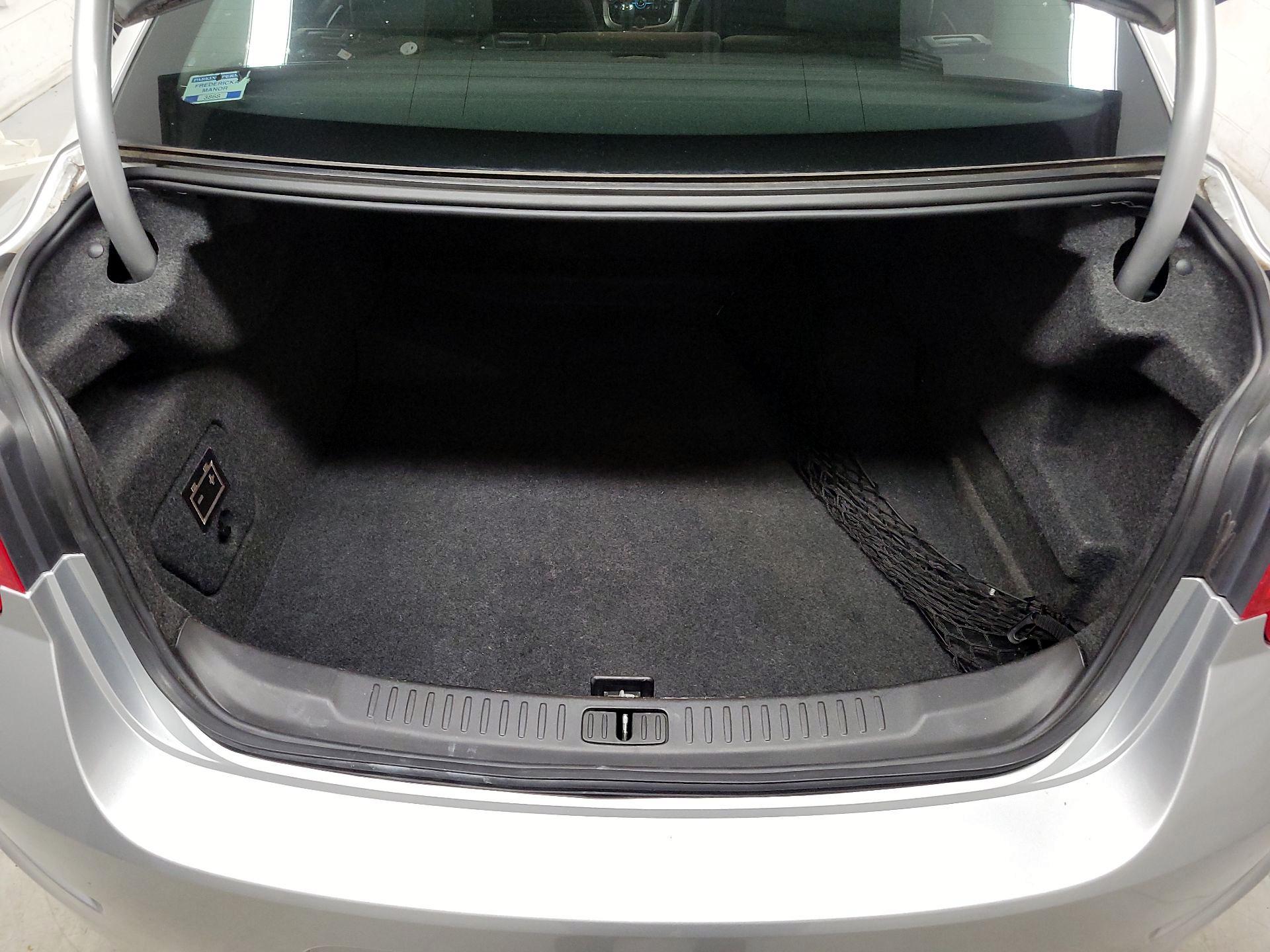 Thumbnail: 2015 Chevrolet Malibu - 18