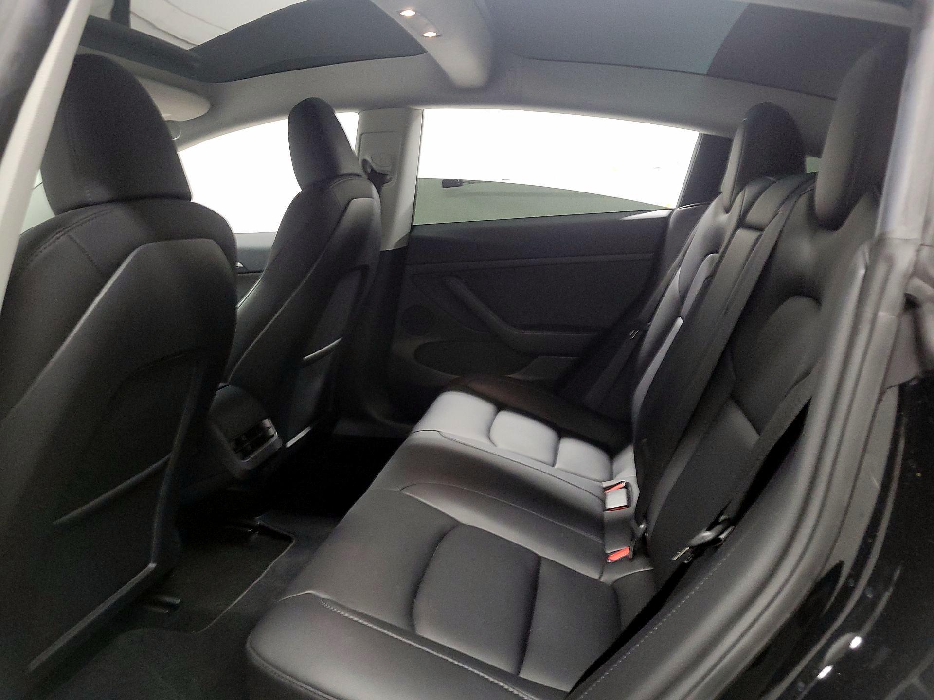 Thumbnail: 2023 Tesla Model 3 - 17