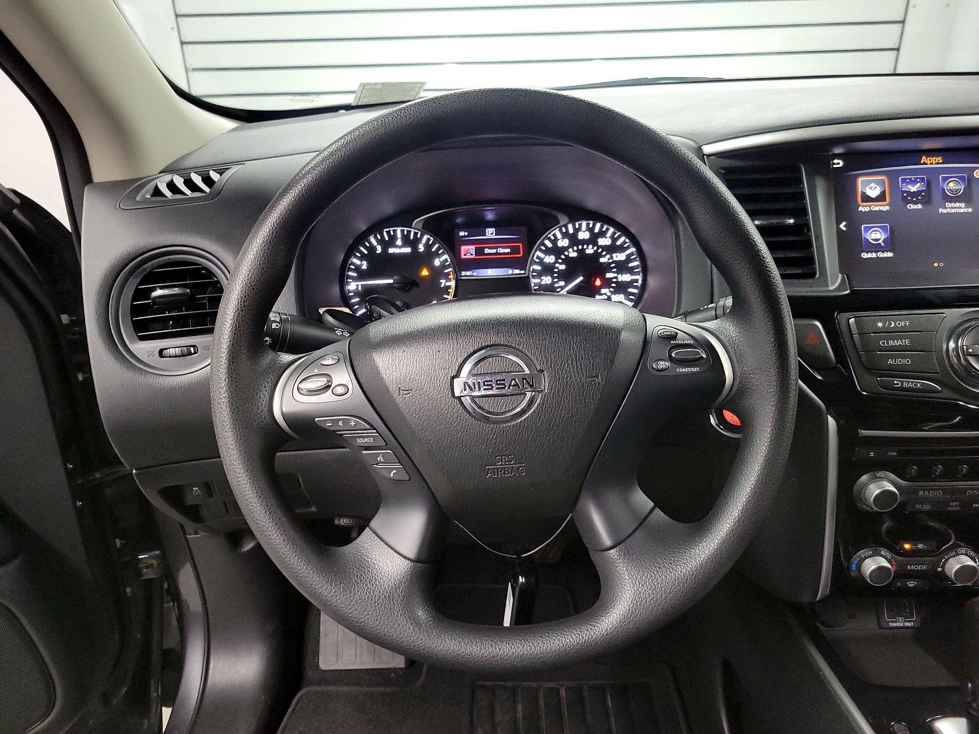 Thumbnail: 2019 Nissan Pathfinder - 10