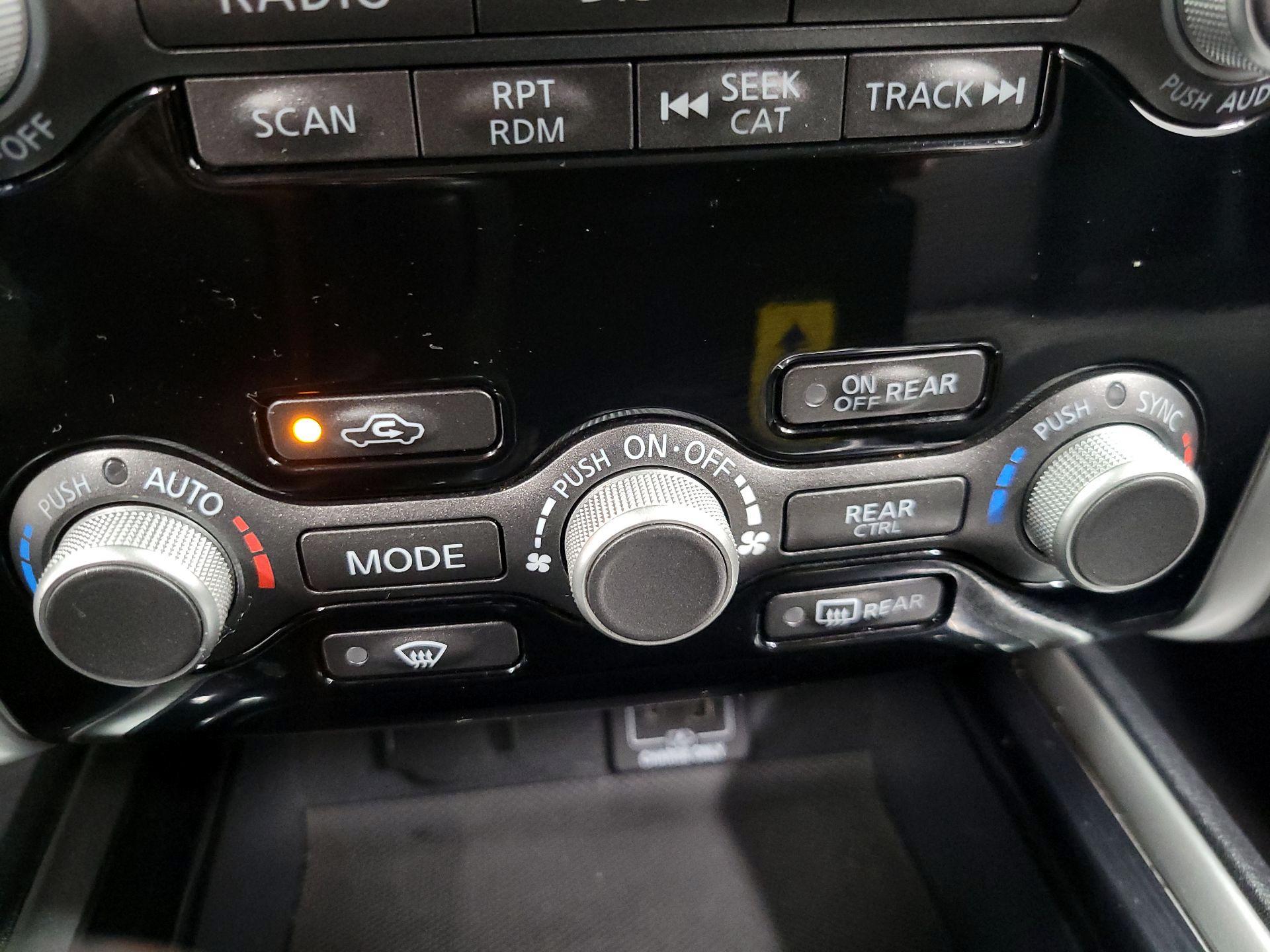 Thumbnail: 2019 Nissan Pathfinder - 16