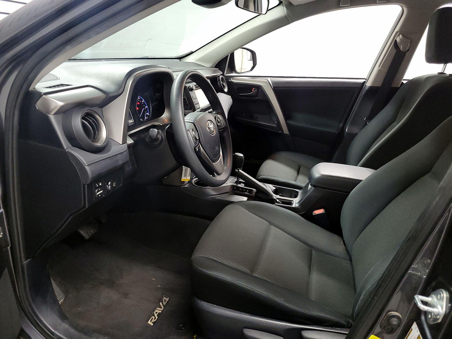 Thumbnail: 2018 Toyota RAV4 - 11