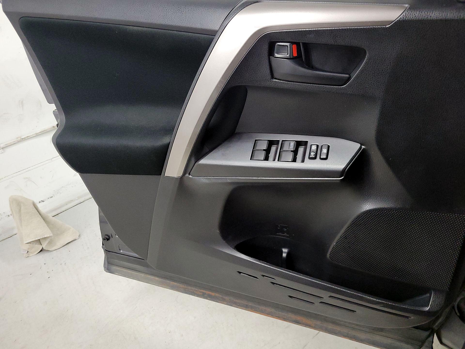 Thumbnail: 2018 Toyota RAV4 - 12