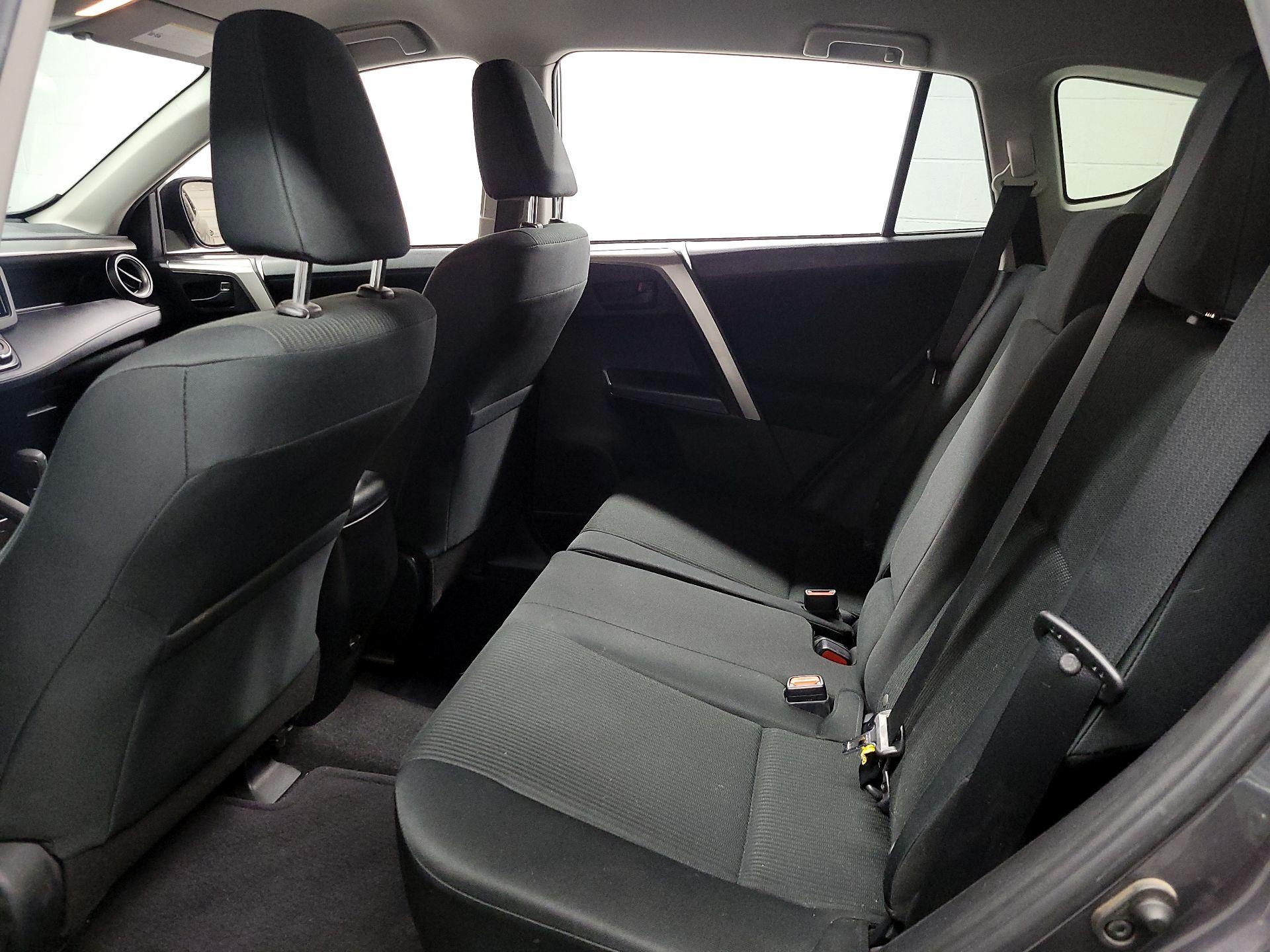 Thumbnail: 2018 Toyota RAV4 - 17