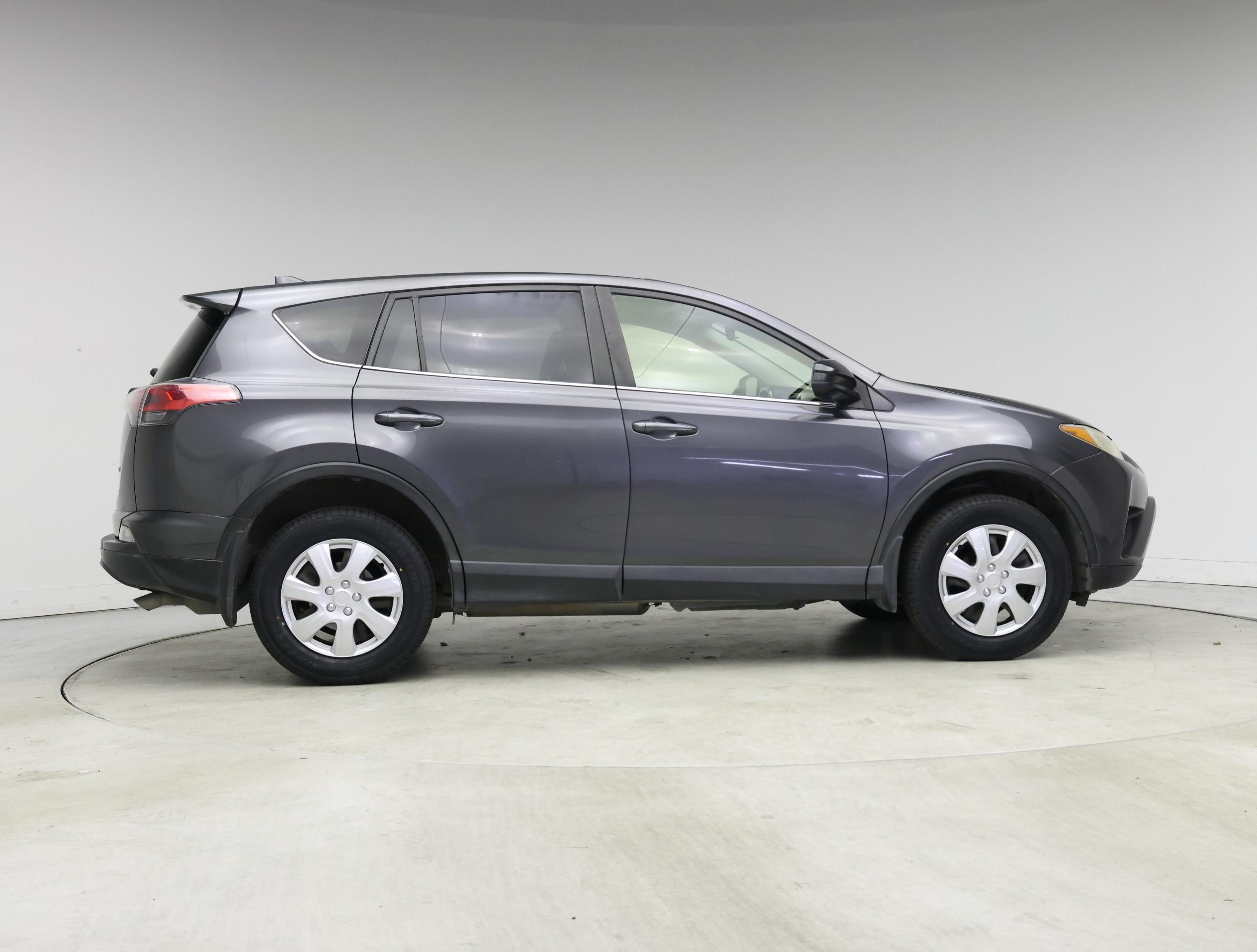 Thumbnail: 2018 Toyota RAV4 - 7