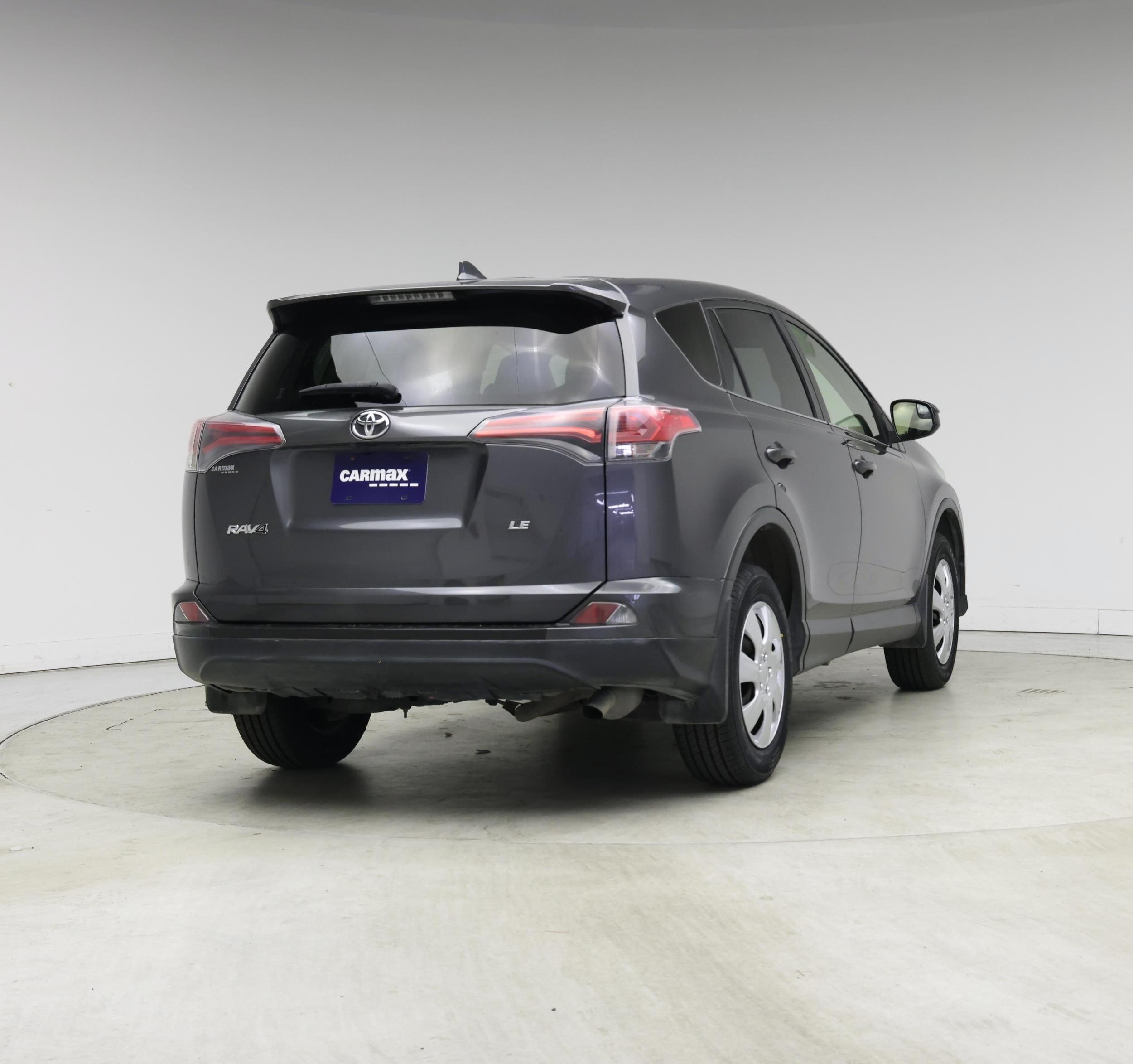 Thumbnail: 2018 Toyota RAV4 - 8