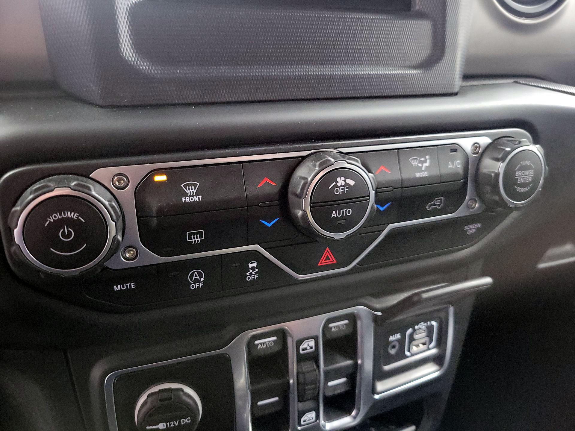 Thumbnail: 2019 Jeep Wrangler - 16