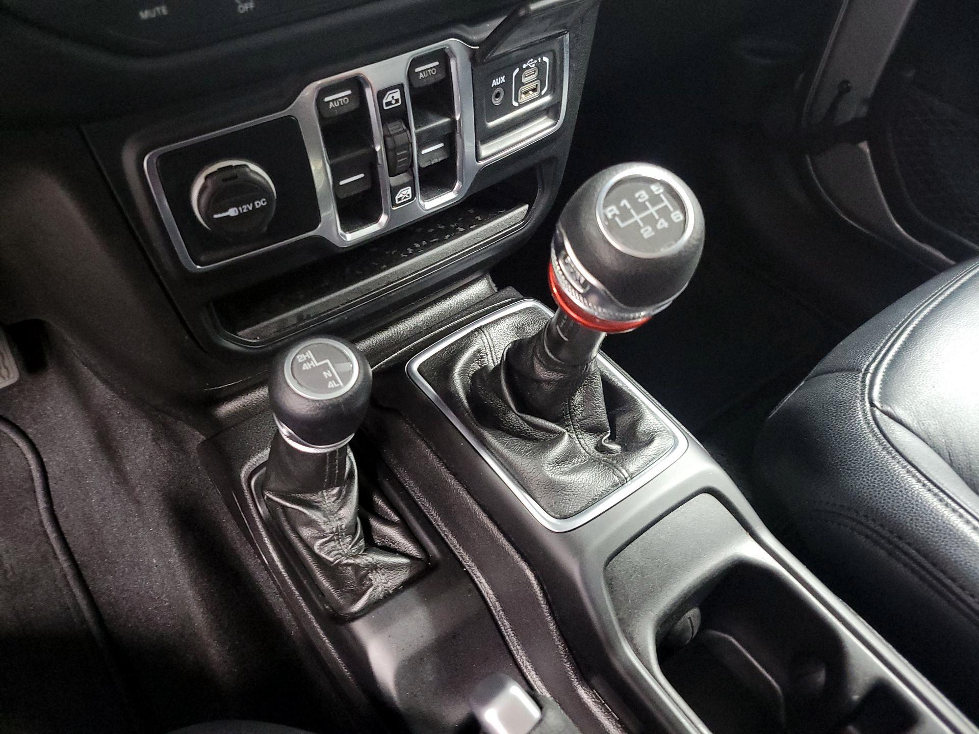 Thumbnail: 2019 Jeep Wrangler - 17