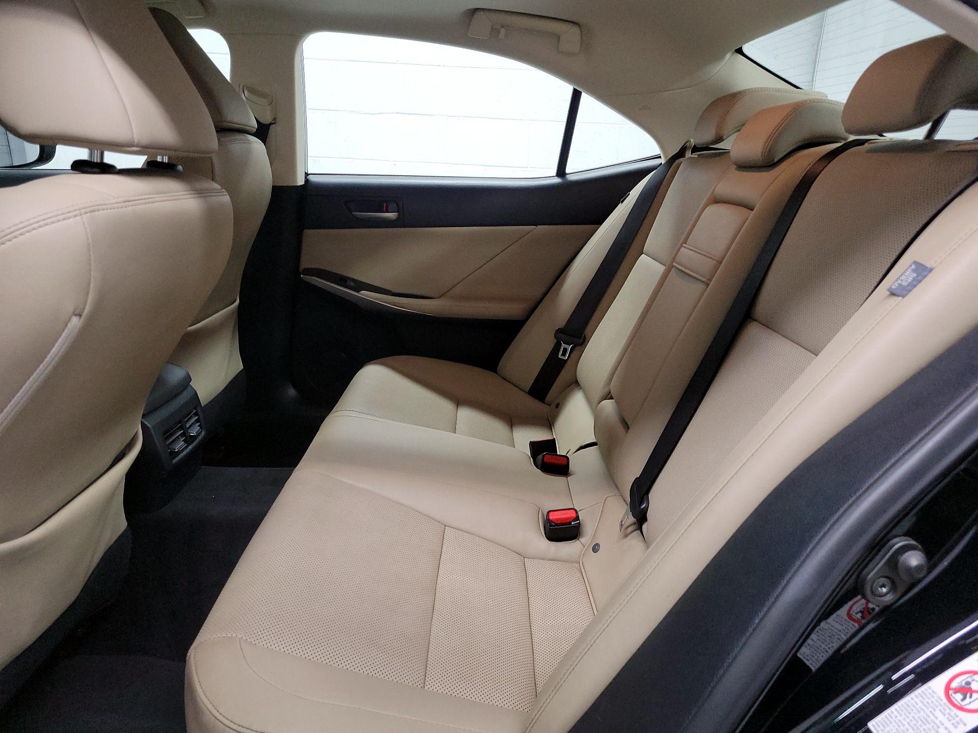 Thumbnail: 2017 Lexus IS - 19