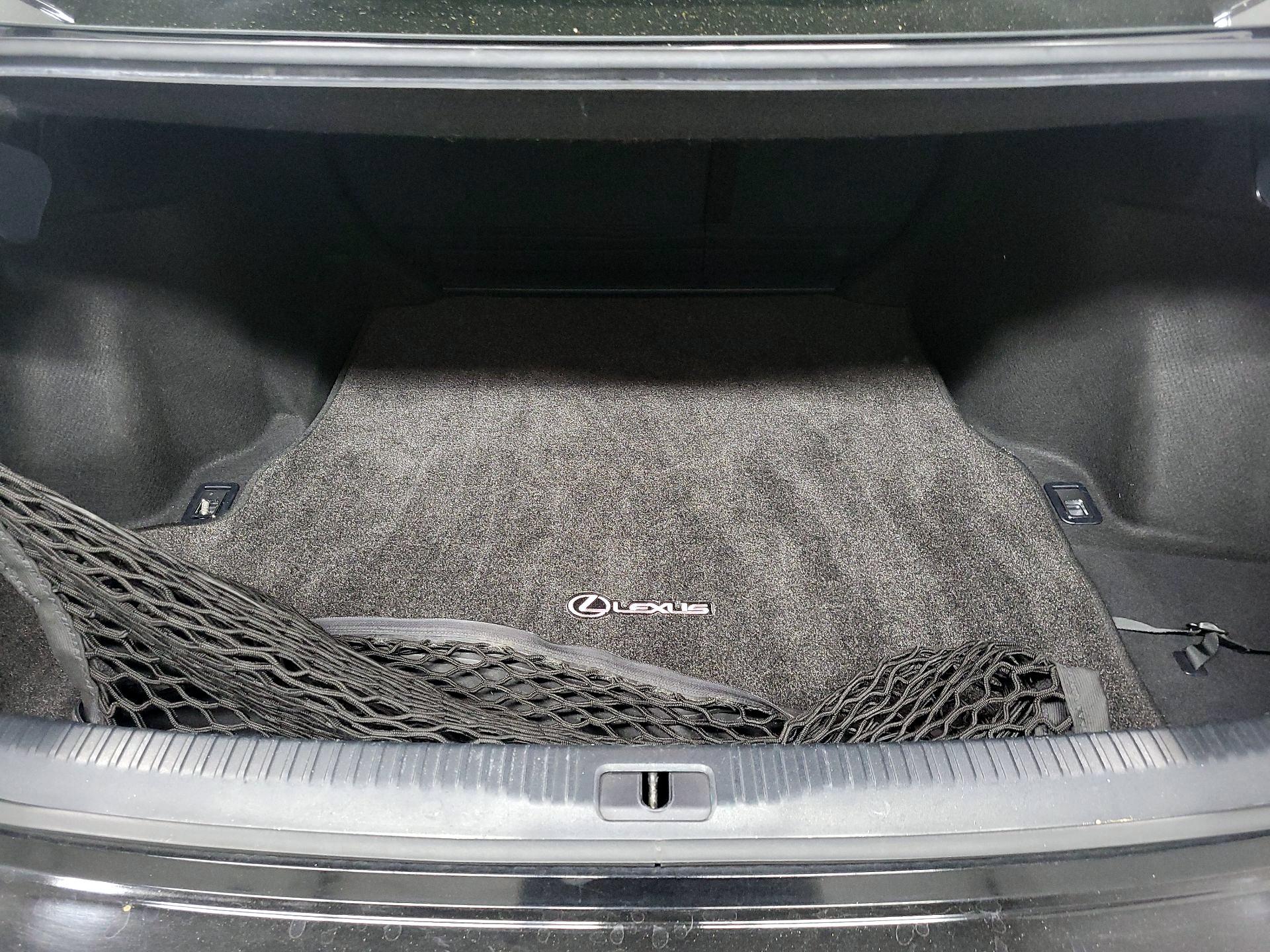 Thumbnail: 2017 Lexus IS - 20