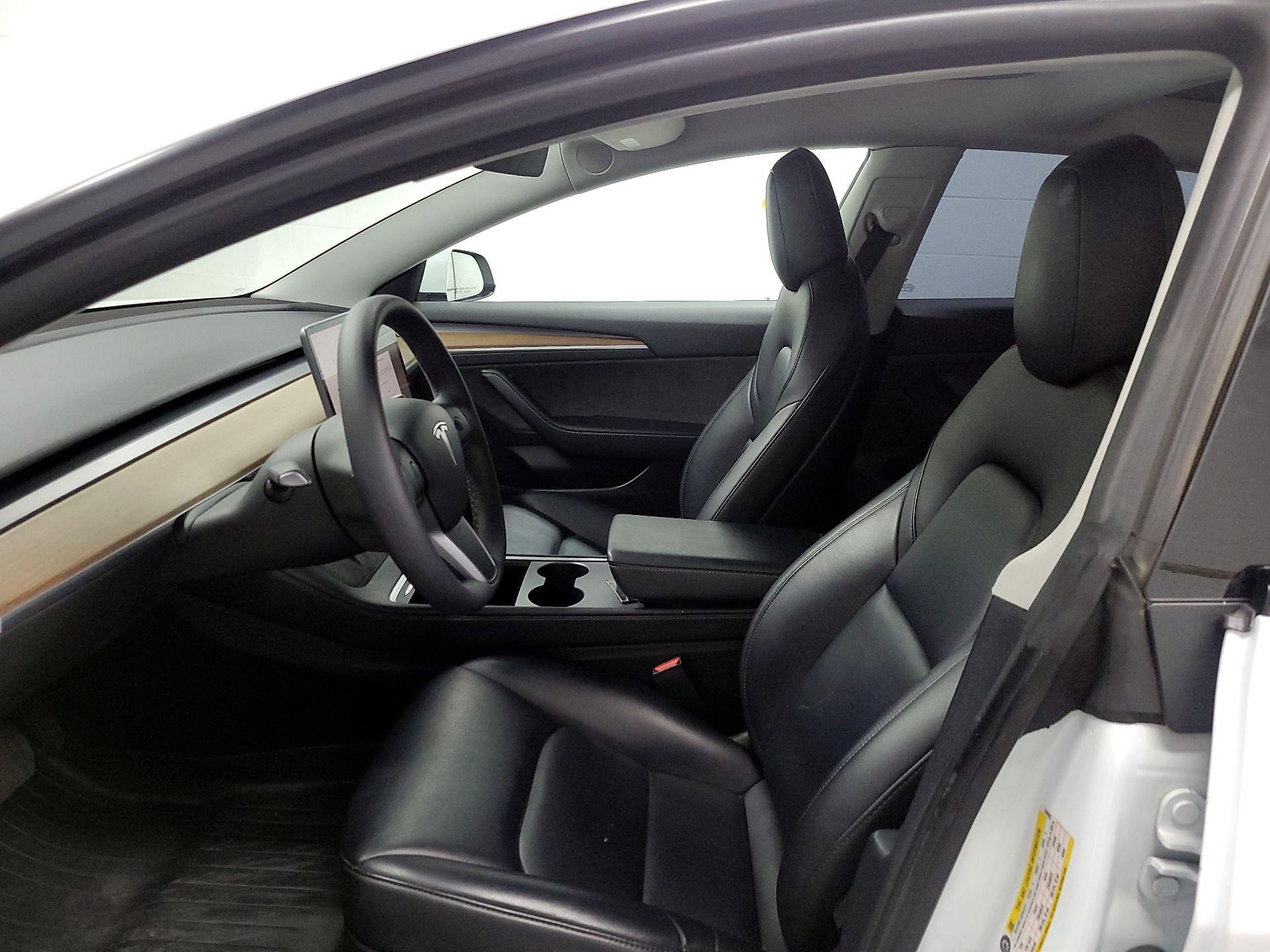 Thumbnail: 2022 Tesla Model 3 - 11