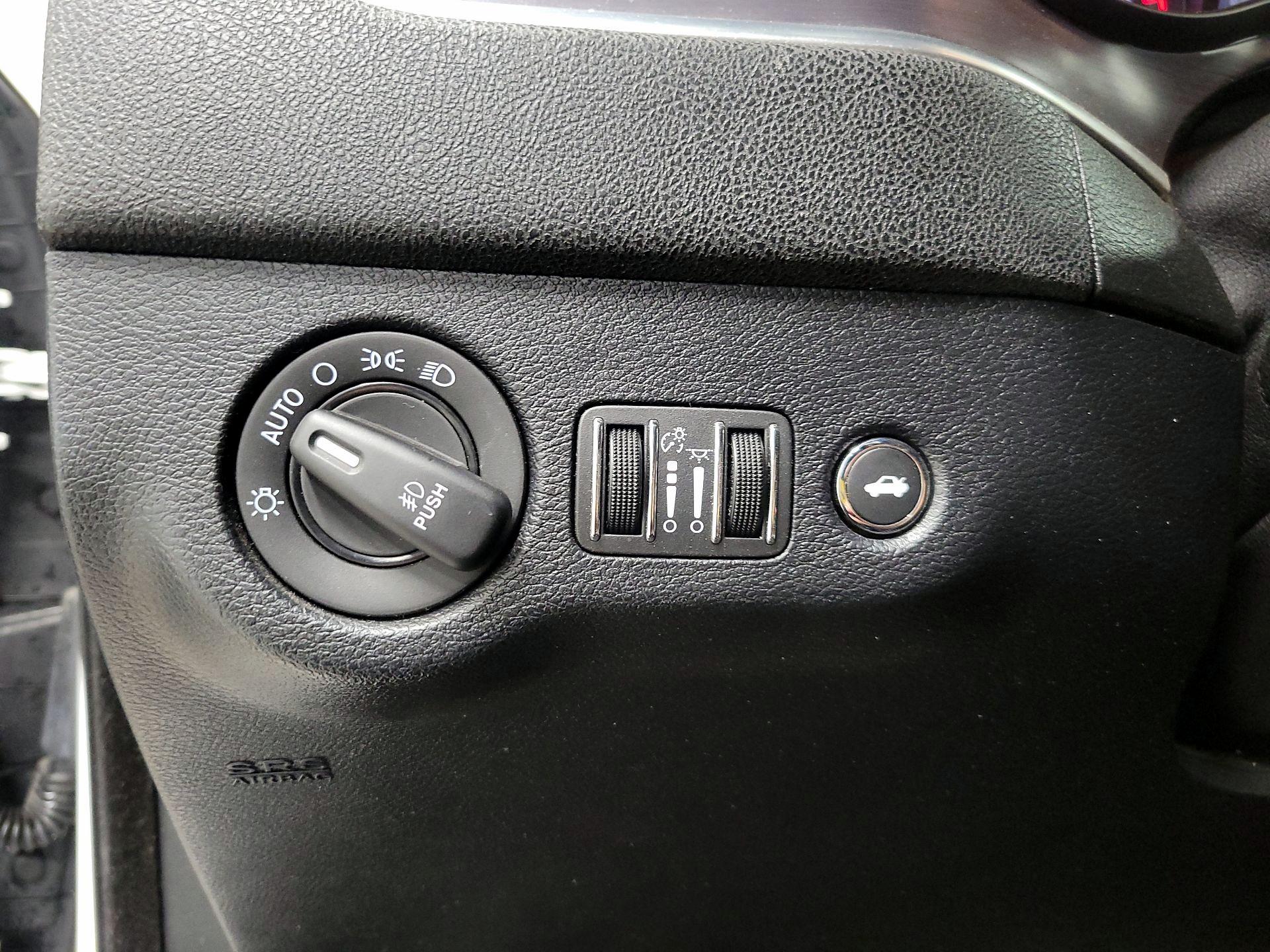 Thumbnail: 2018 Dodge Charger - 13